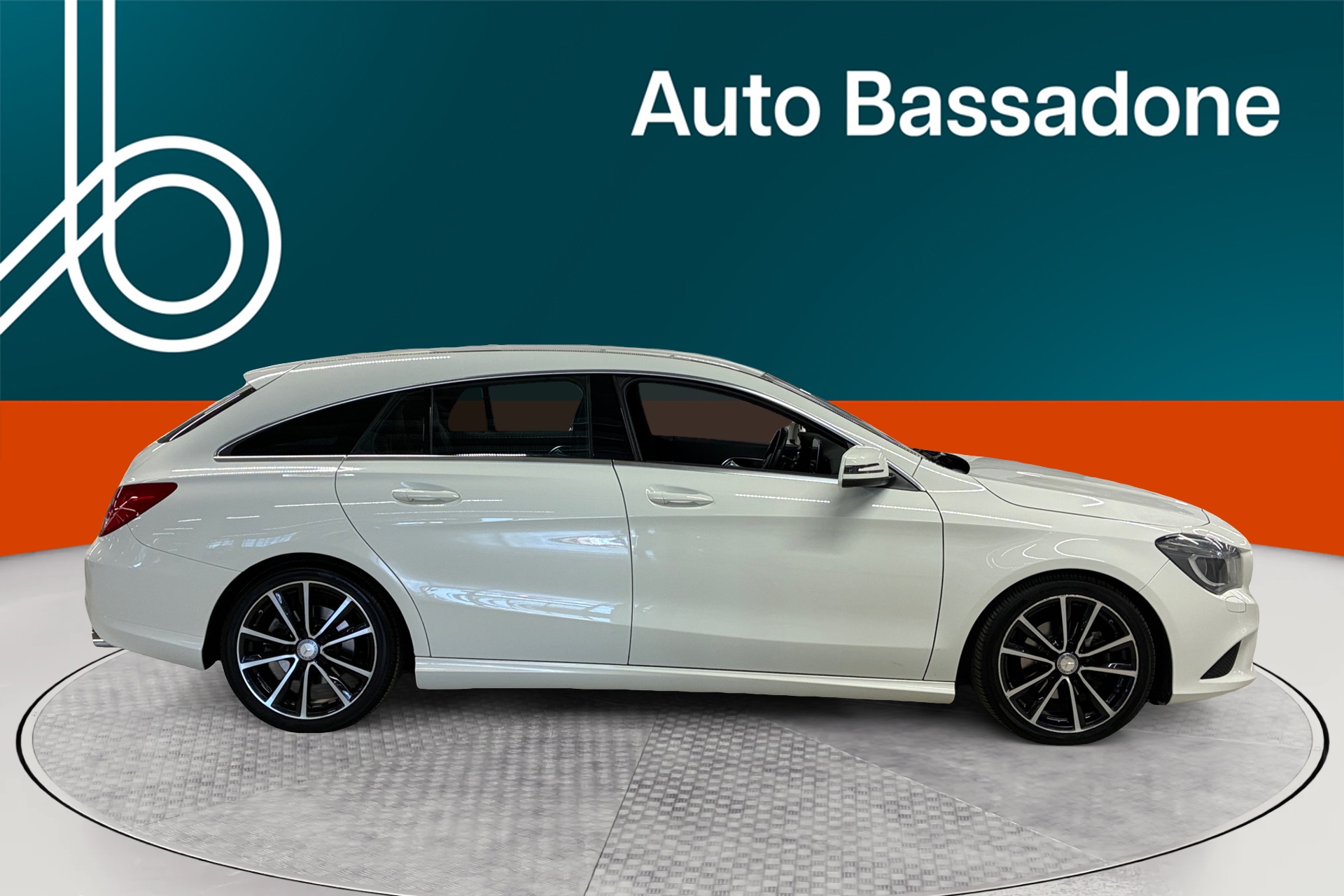 MERCEDES-BENZ CLA 2016