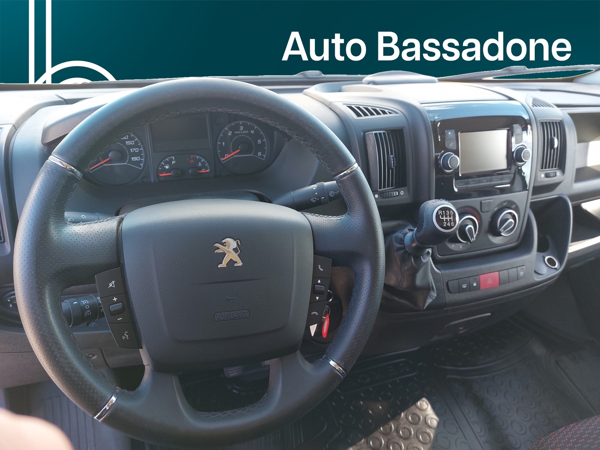 PEUGEOT Boxer 2021