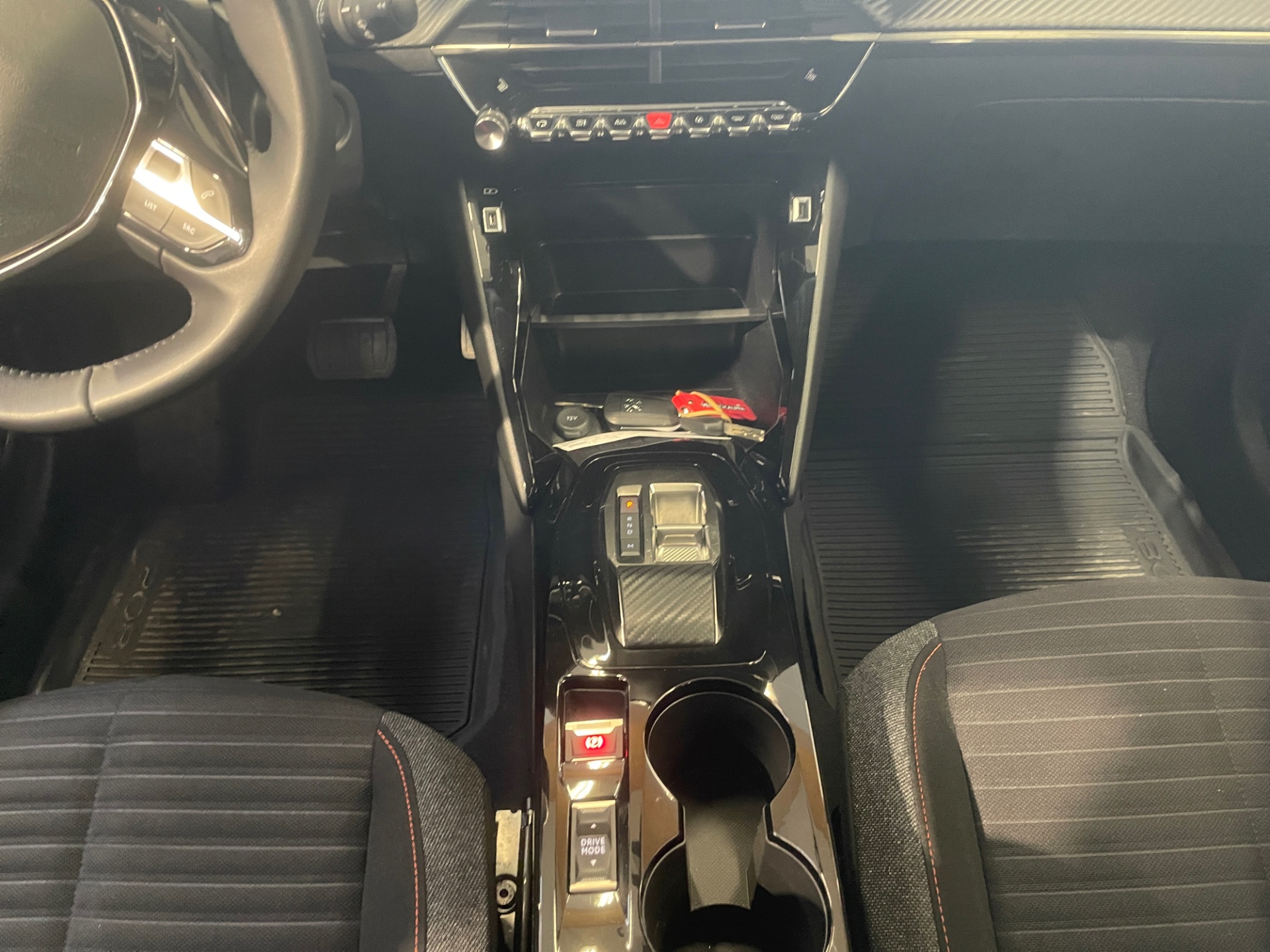 PEUGEOT 208 2022