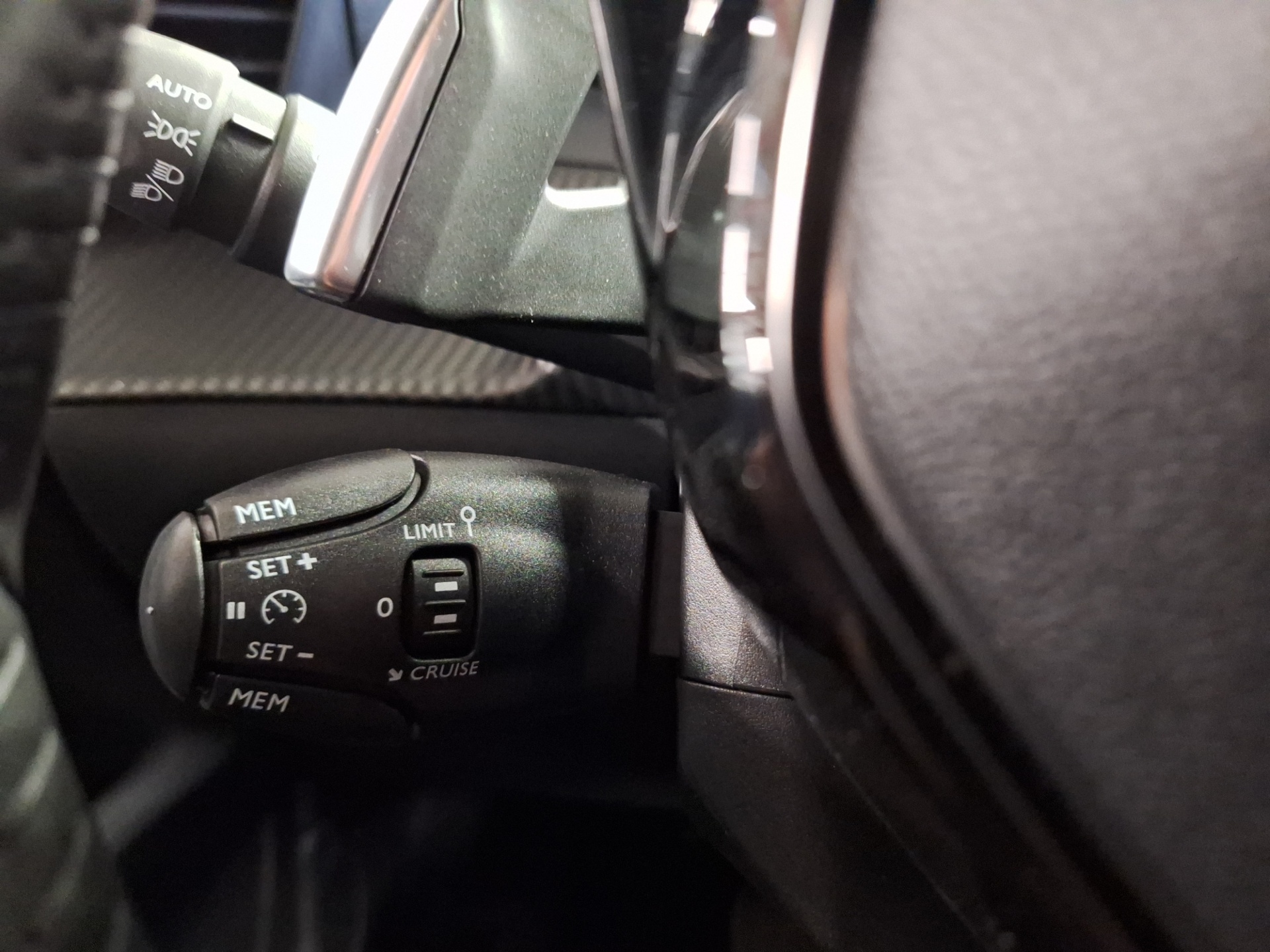 PEUGEOT 2008 2024