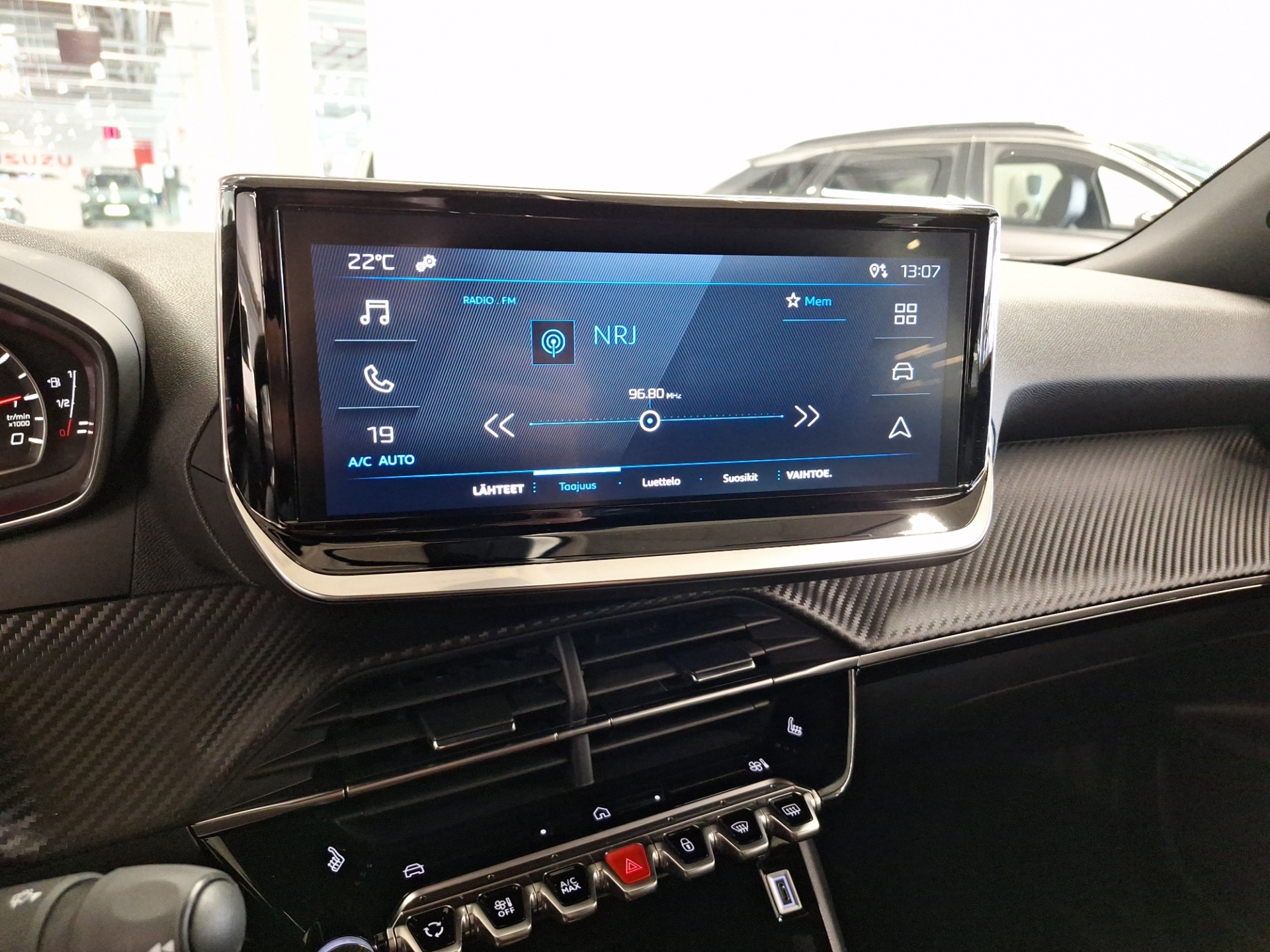 PEUGEOT 2008 2024