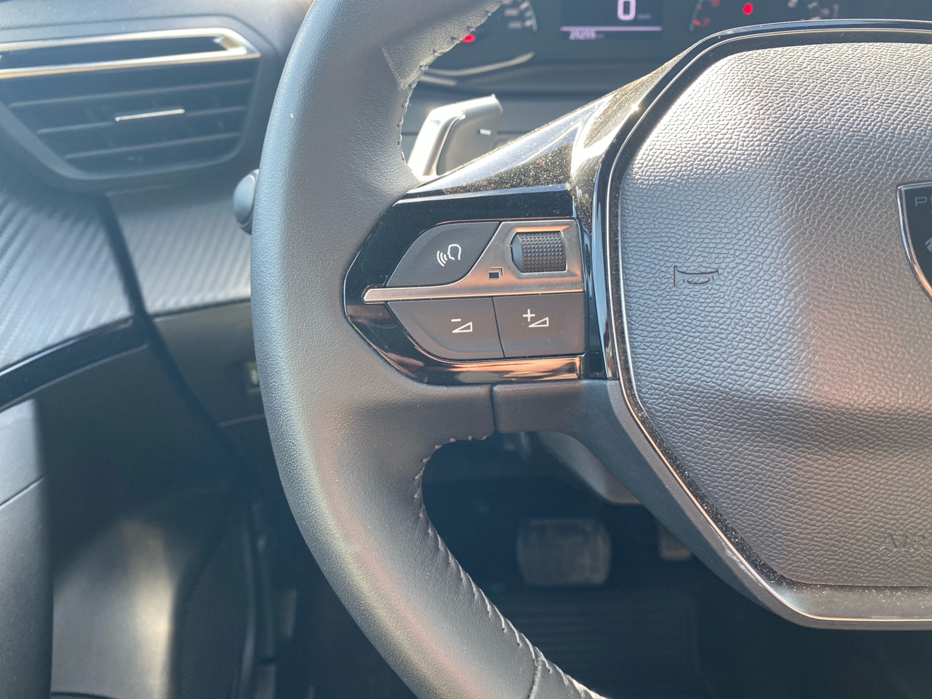 PEUGEOT 2008 2024