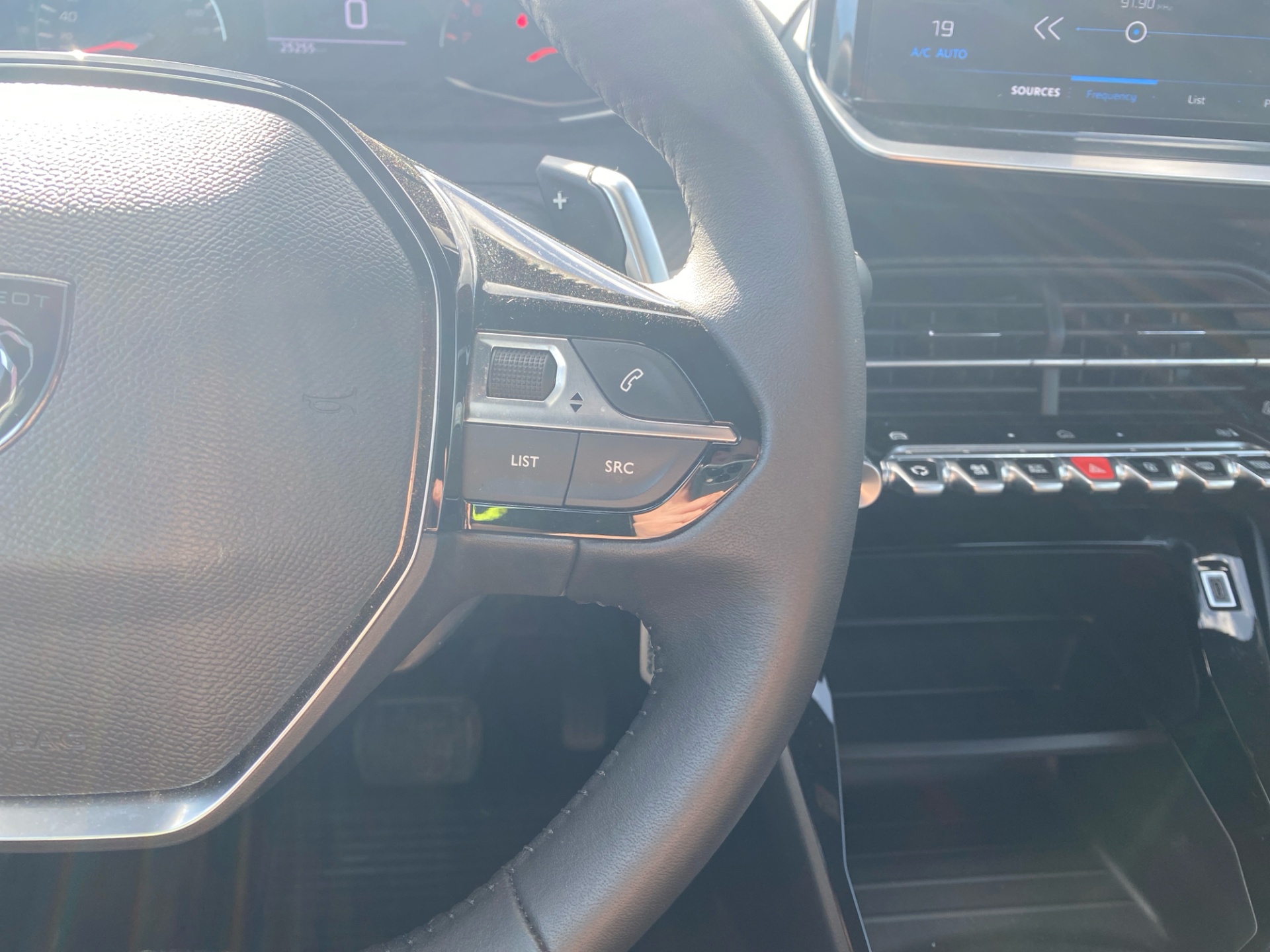 PEUGEOT 2008 2024