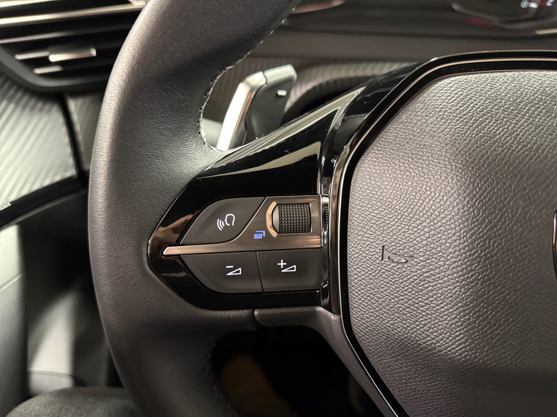PEUGEOT 2008 2024
