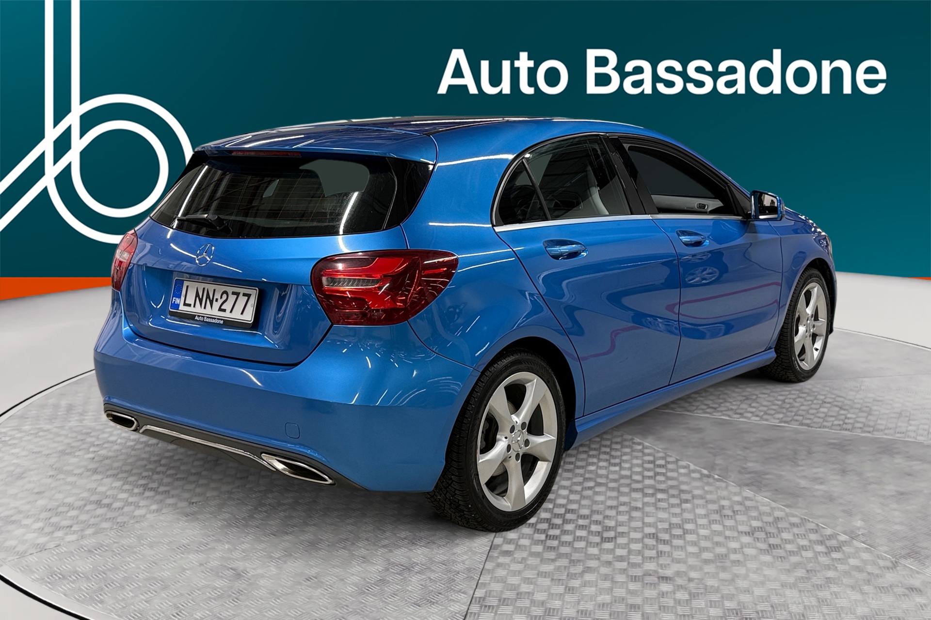 MERCEDES-BENZ A 2016