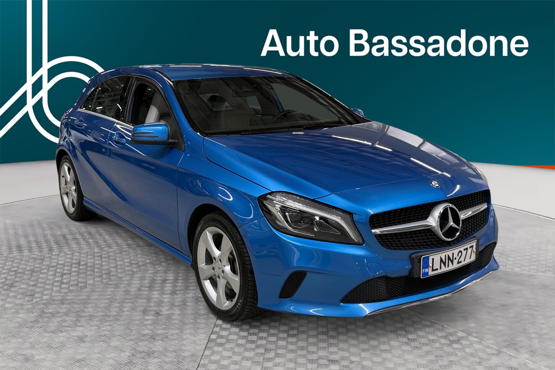 MERCEDES-BENZ A 2016