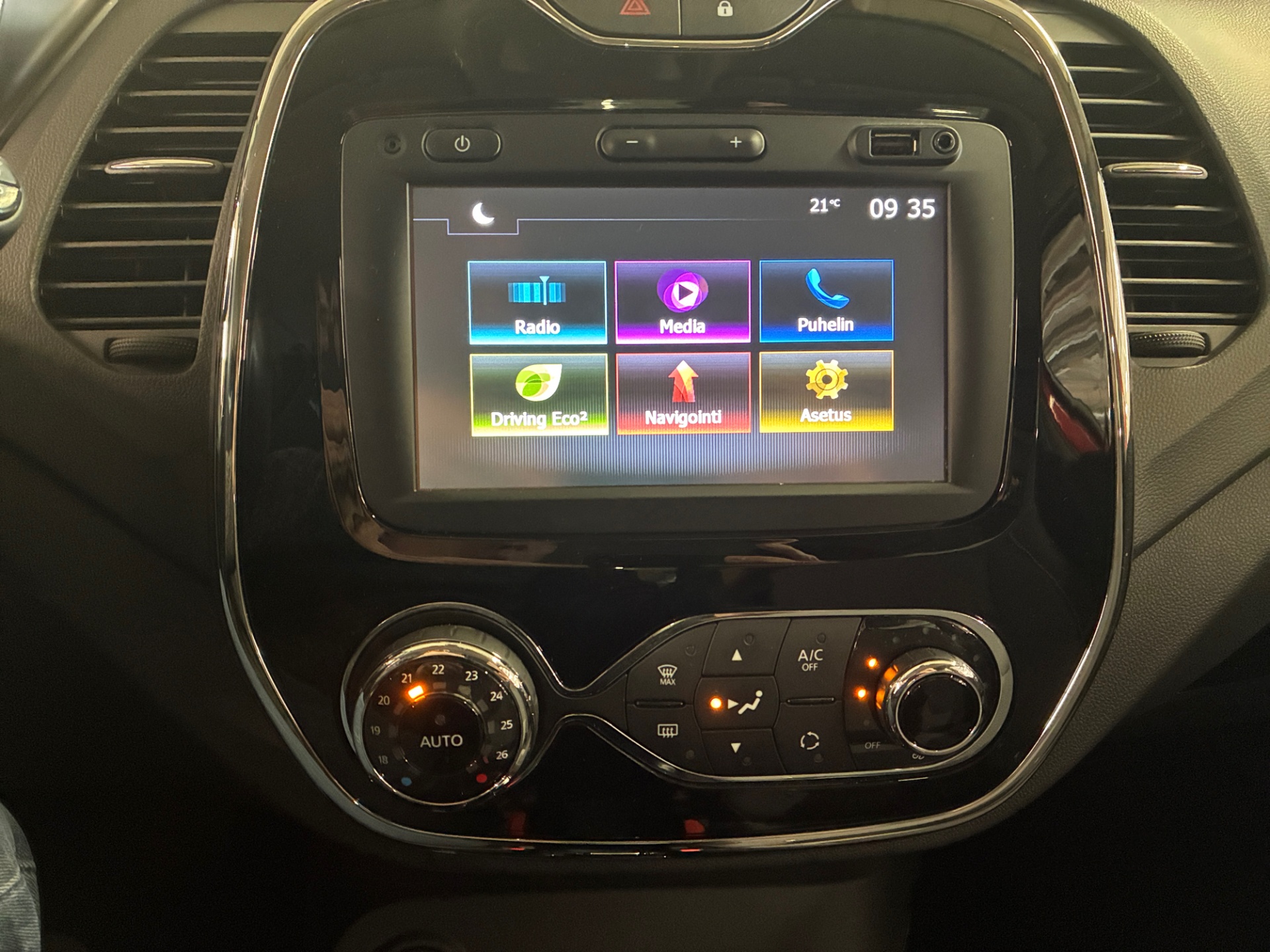 RENAULT Captur 2016