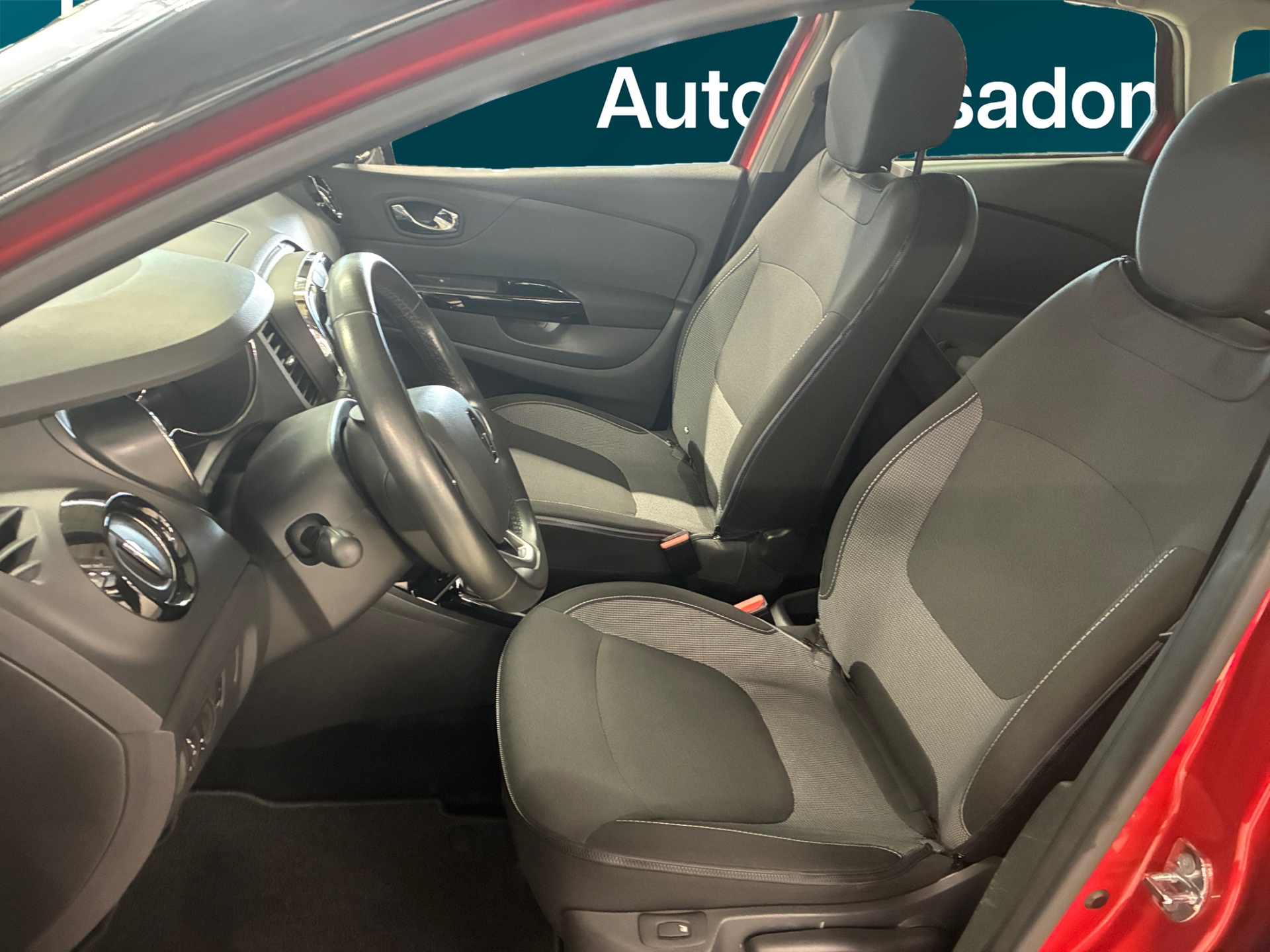 RENAULT Captur 2016