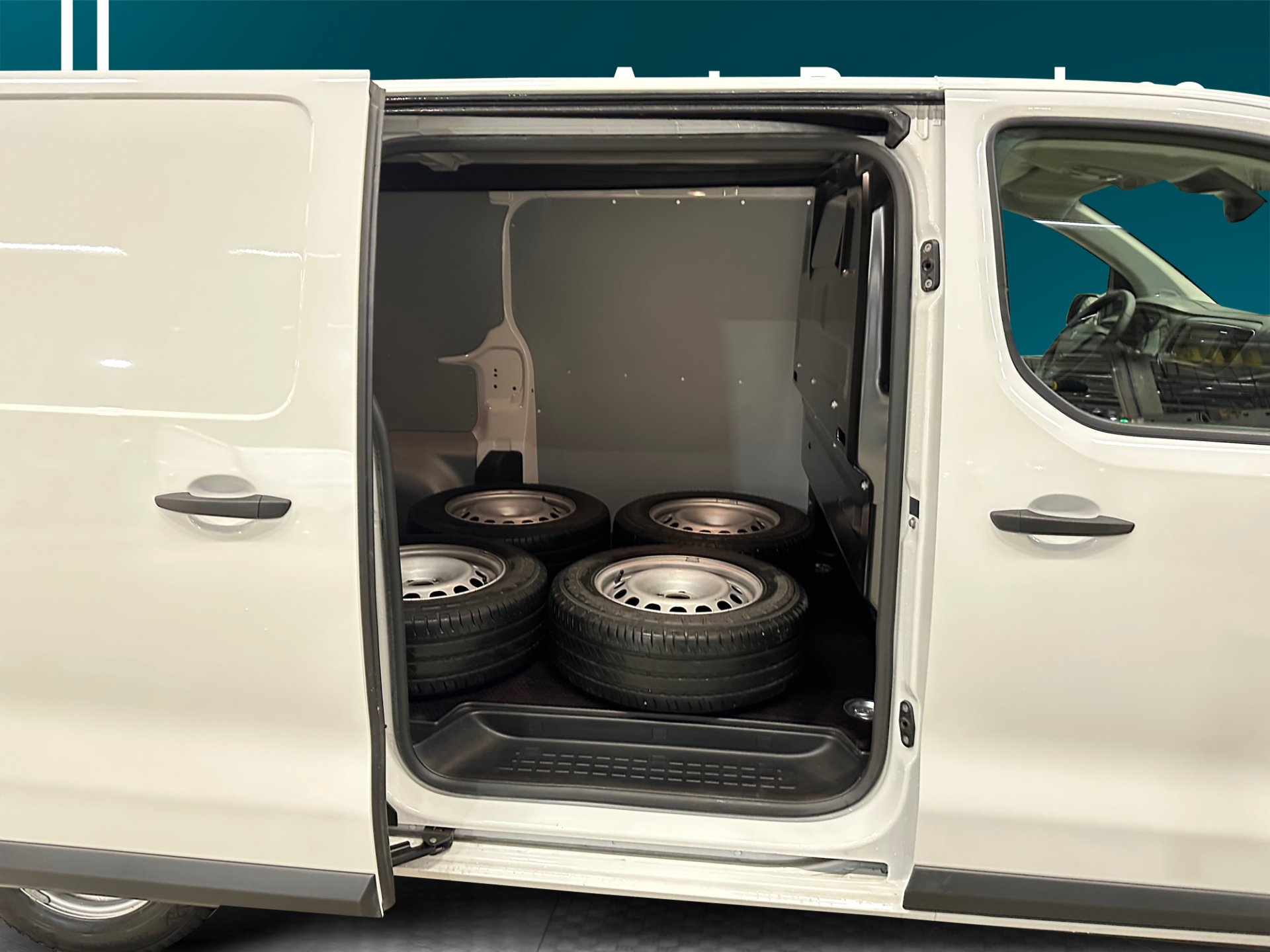 Peugeot e-Expert 2024