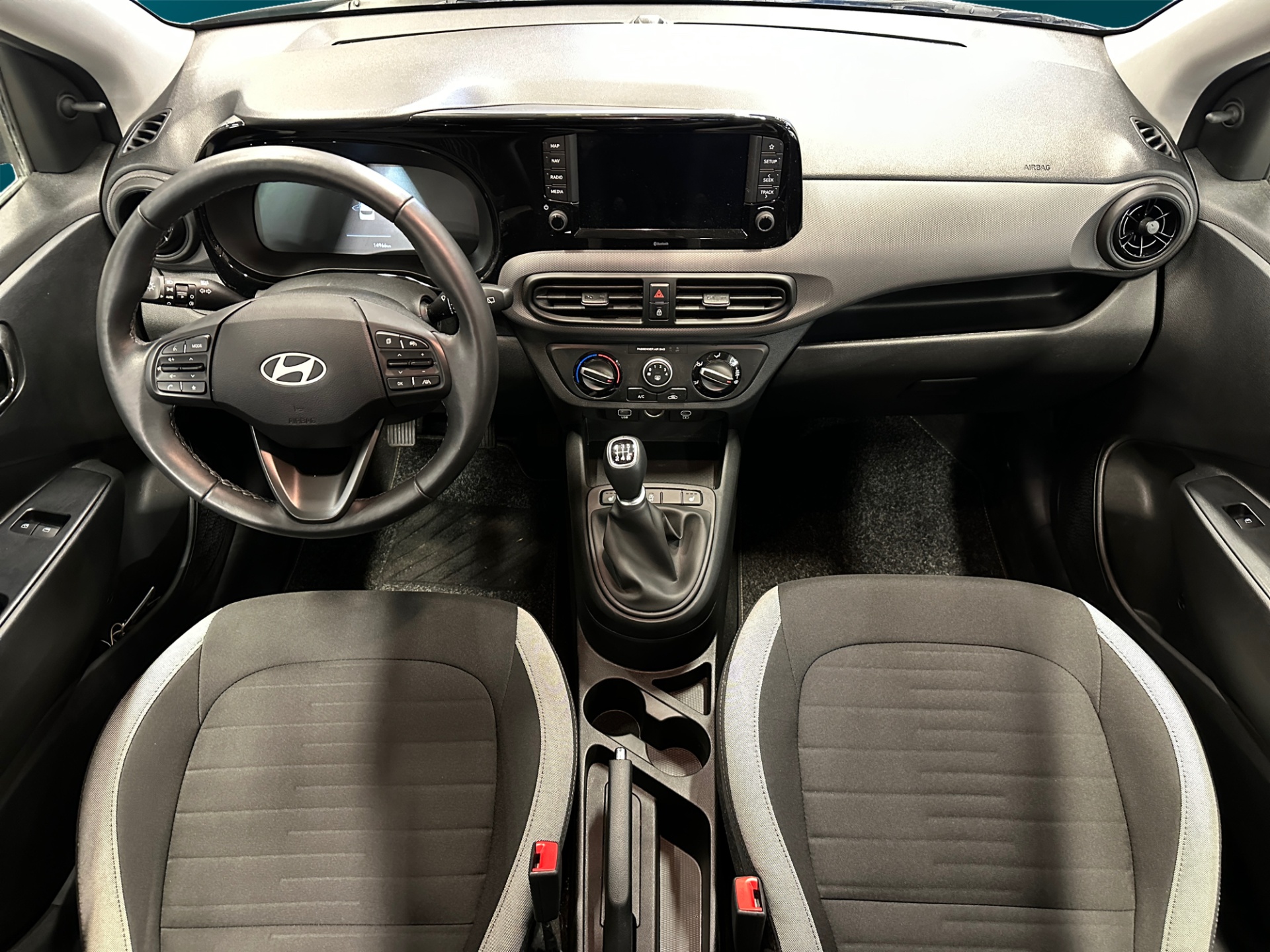 HYUNDAI i10 2024