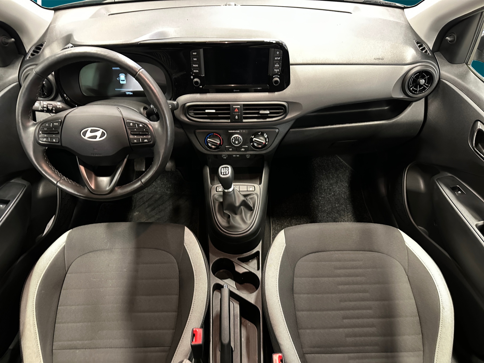 HYUNDAI i10 2024