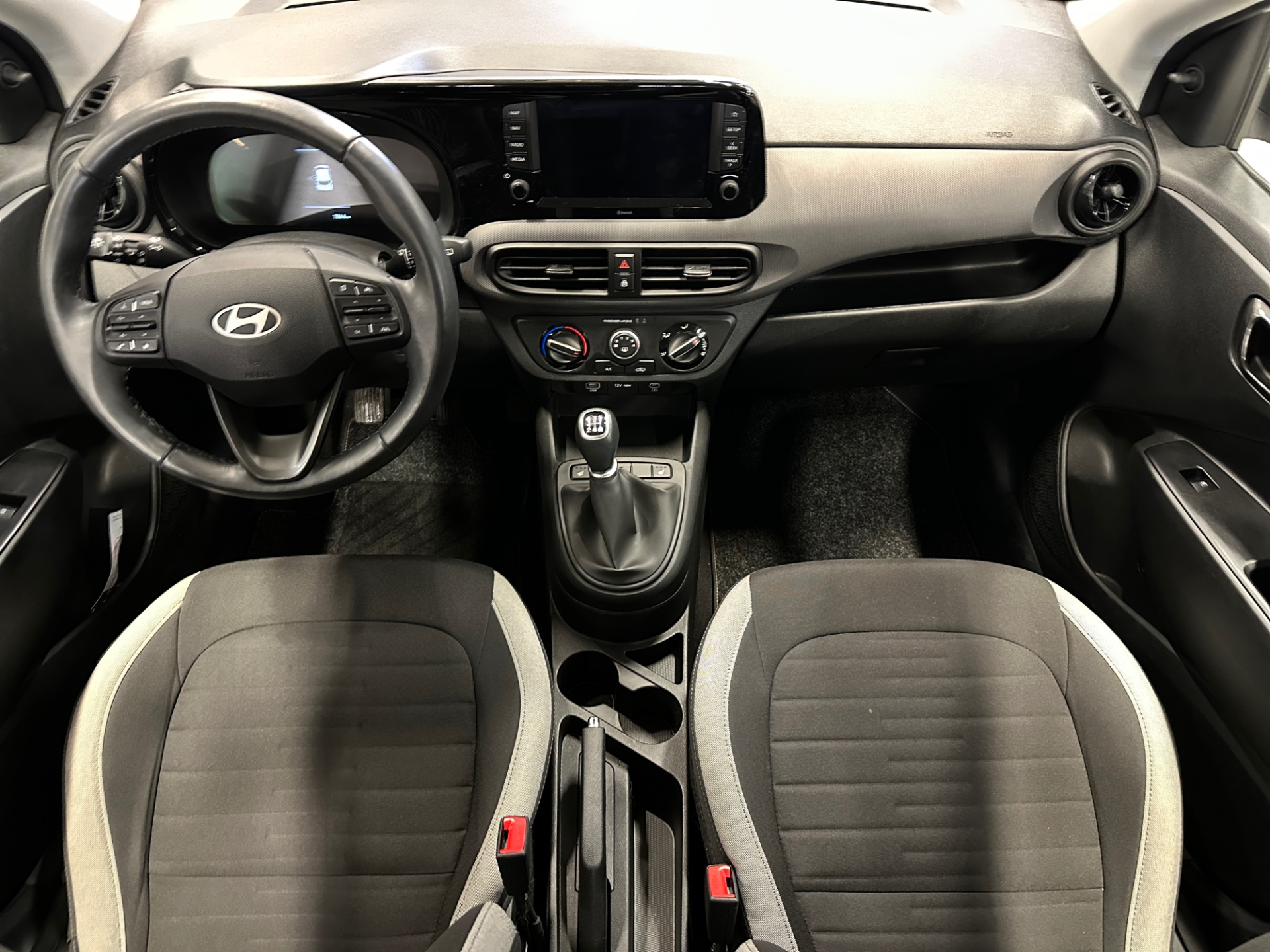 HYUNDAI i10 2024