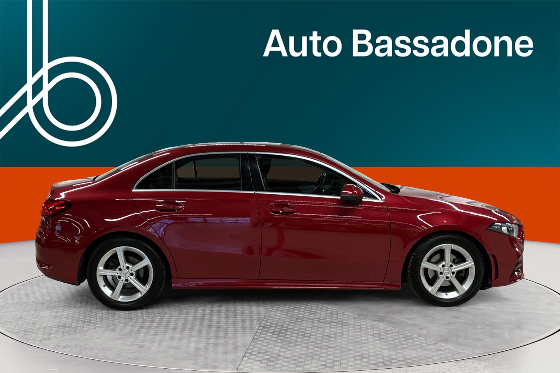 MERCEDES-BENZ A 2022