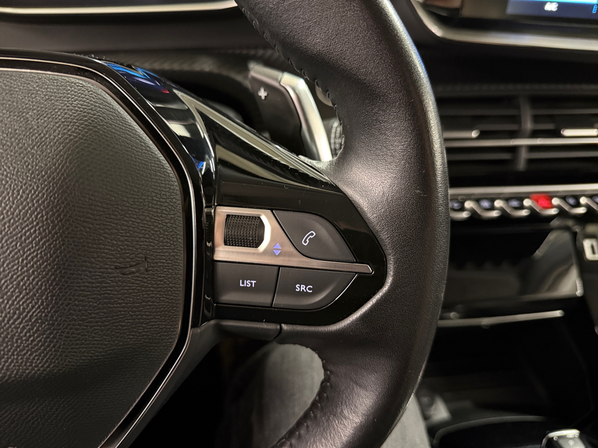 PEUGEOT 2008 2022