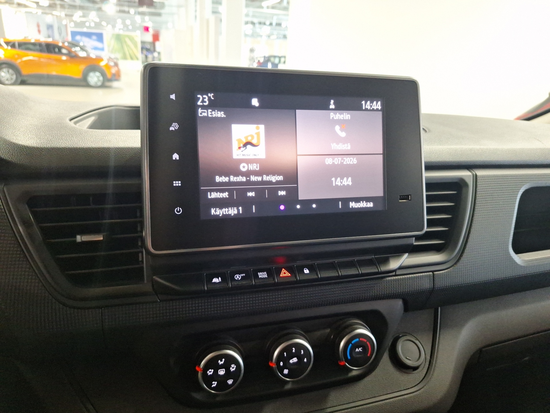 RENAULT Trafic 2023