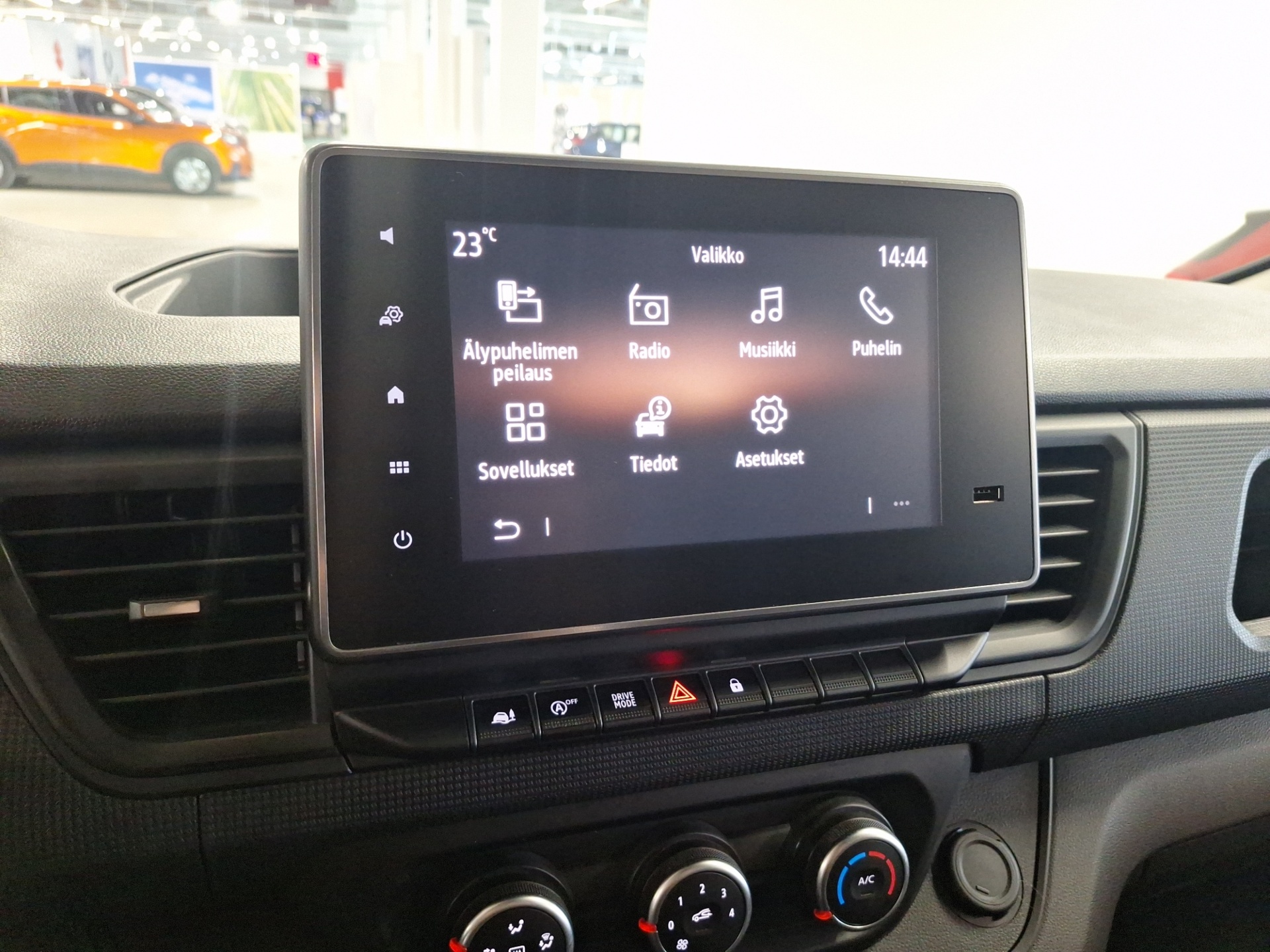 RENAULT Trafic 2023