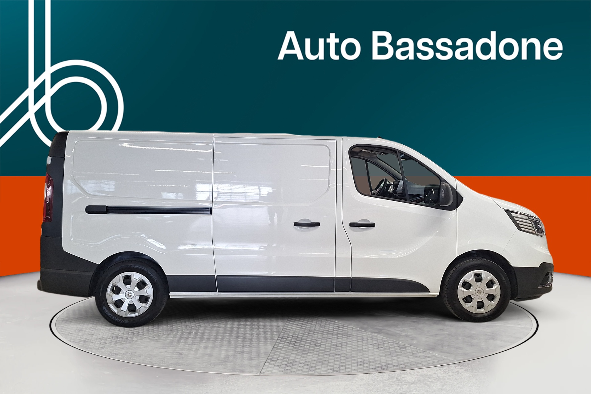 RENAULT Trafic 2023