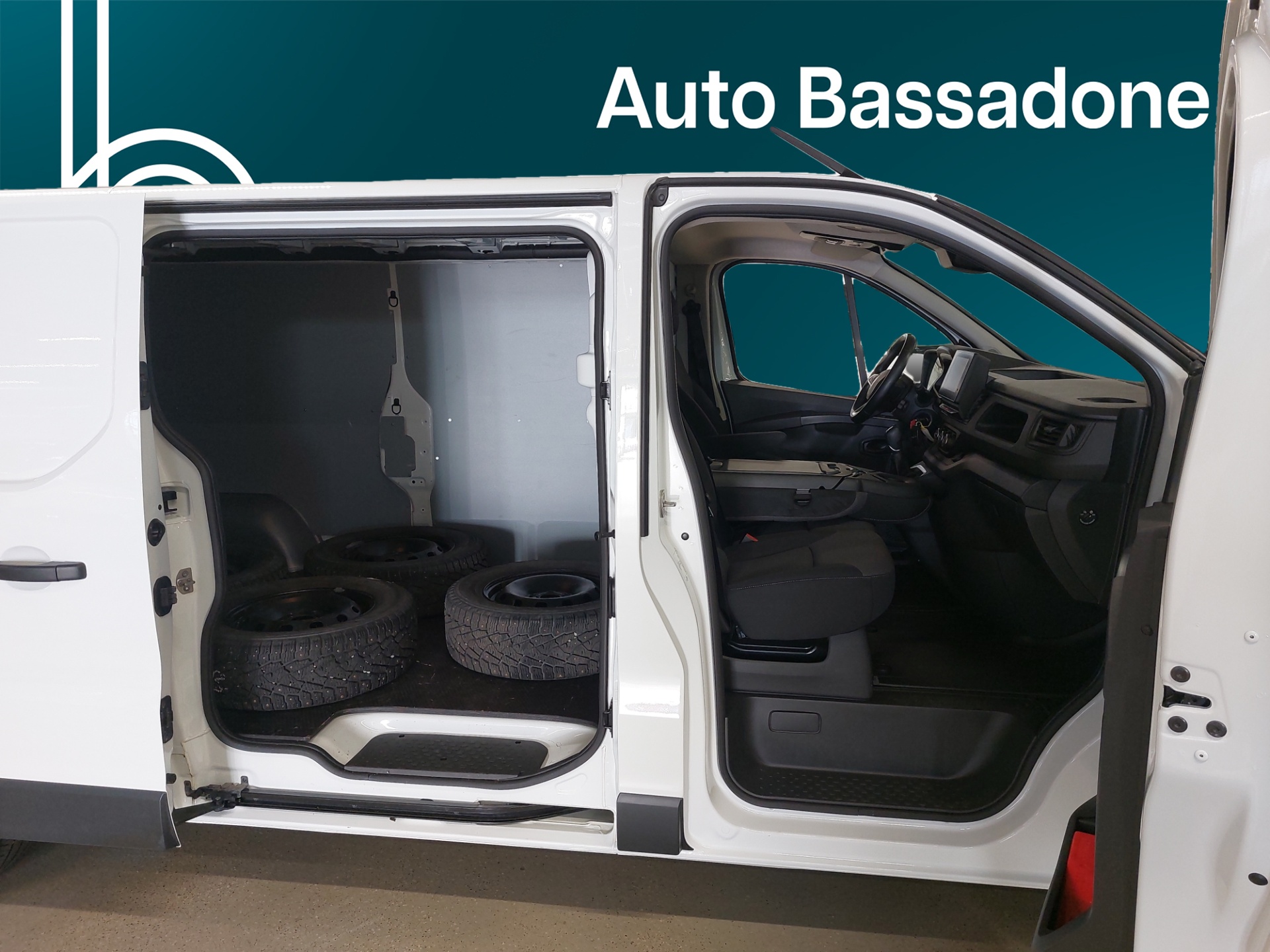 RENAULT Trafic 2024