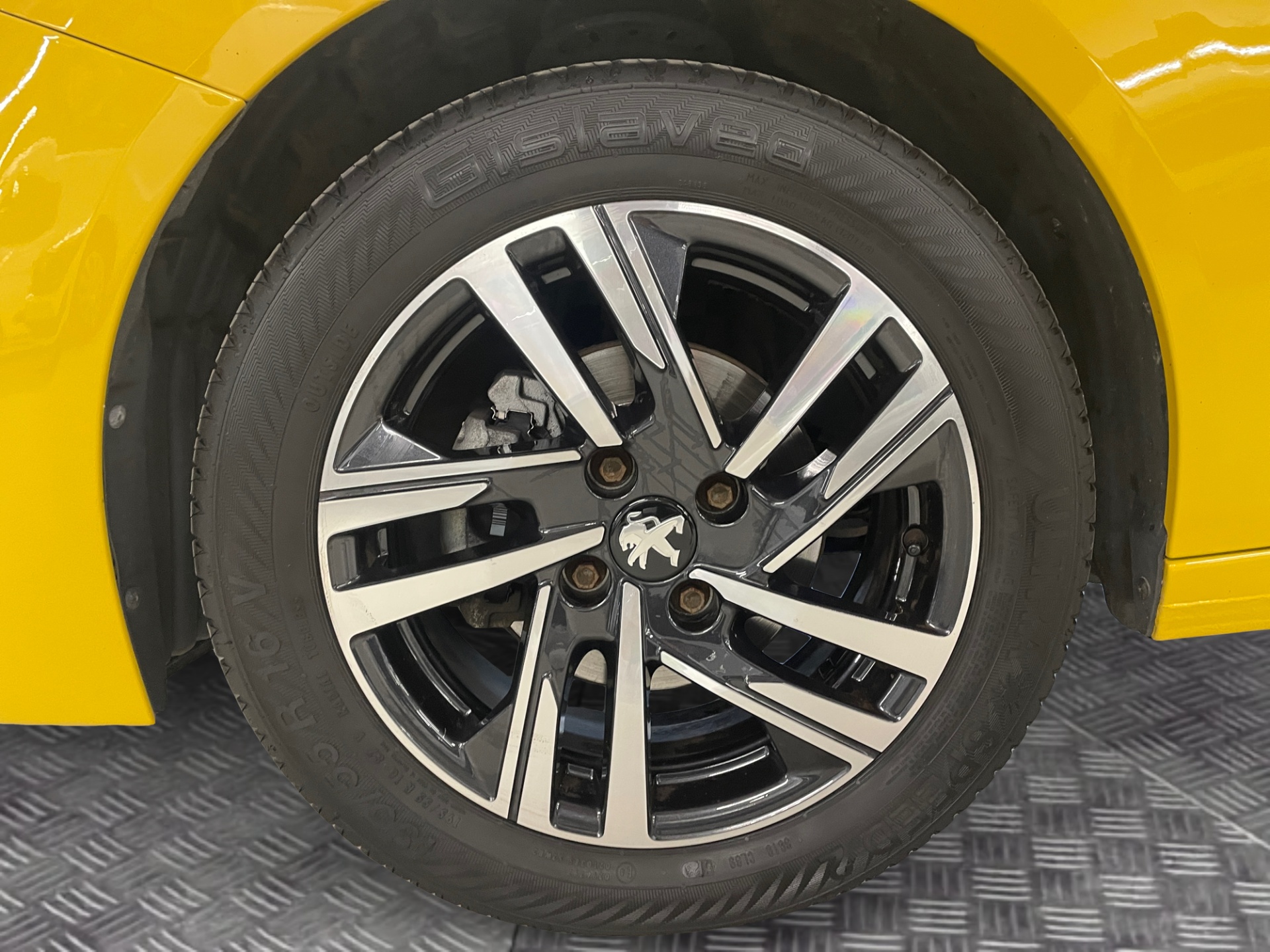PEUGEOT 208 2022
