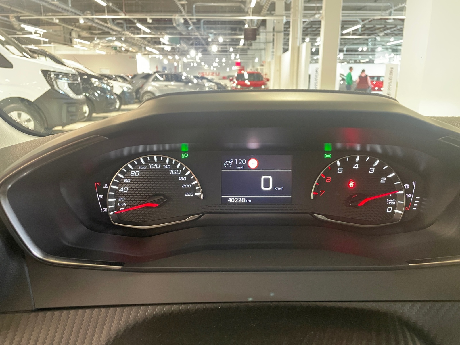PEUGEOT 208 2022
