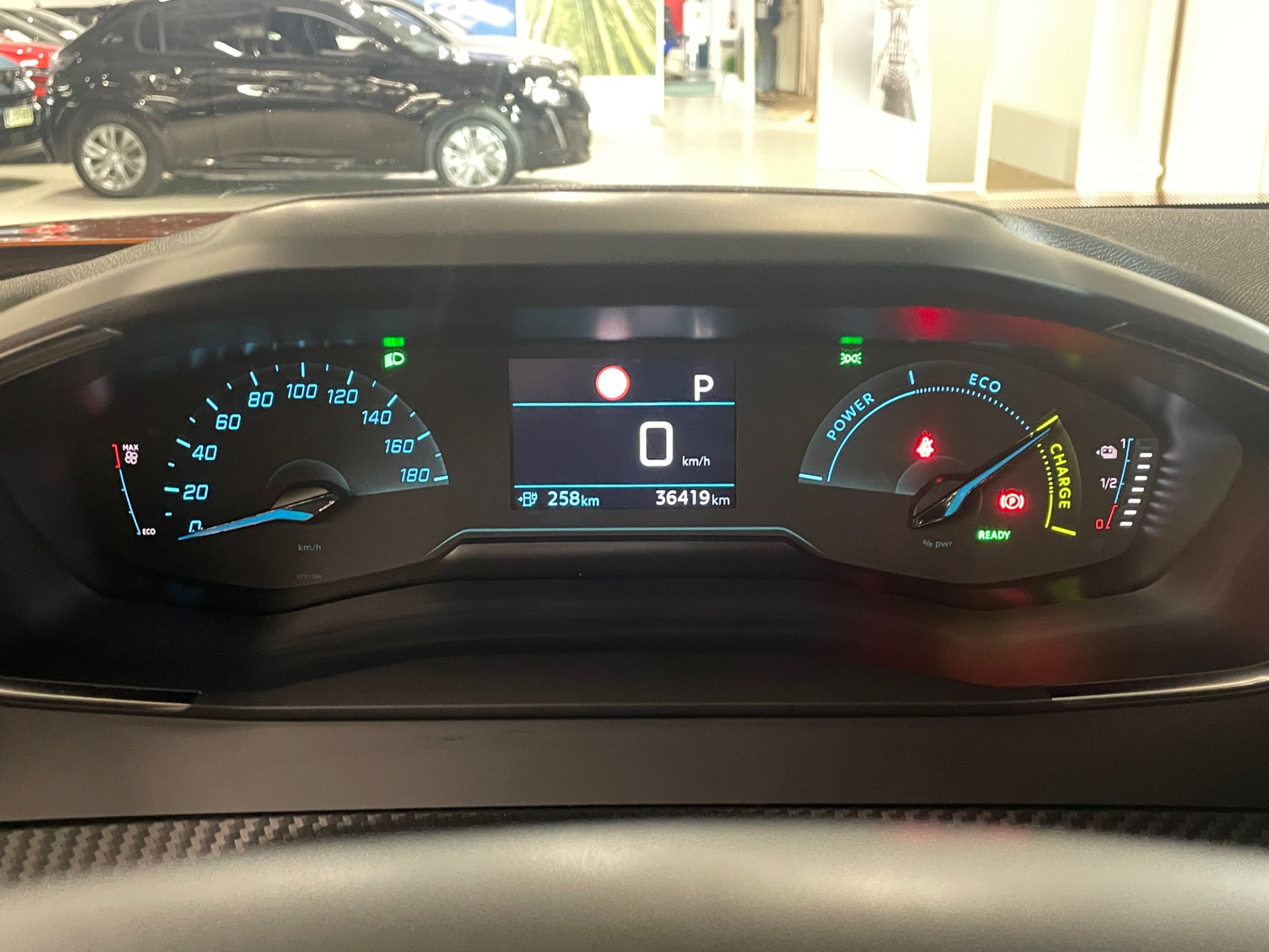 Peugeot e-2008 2023