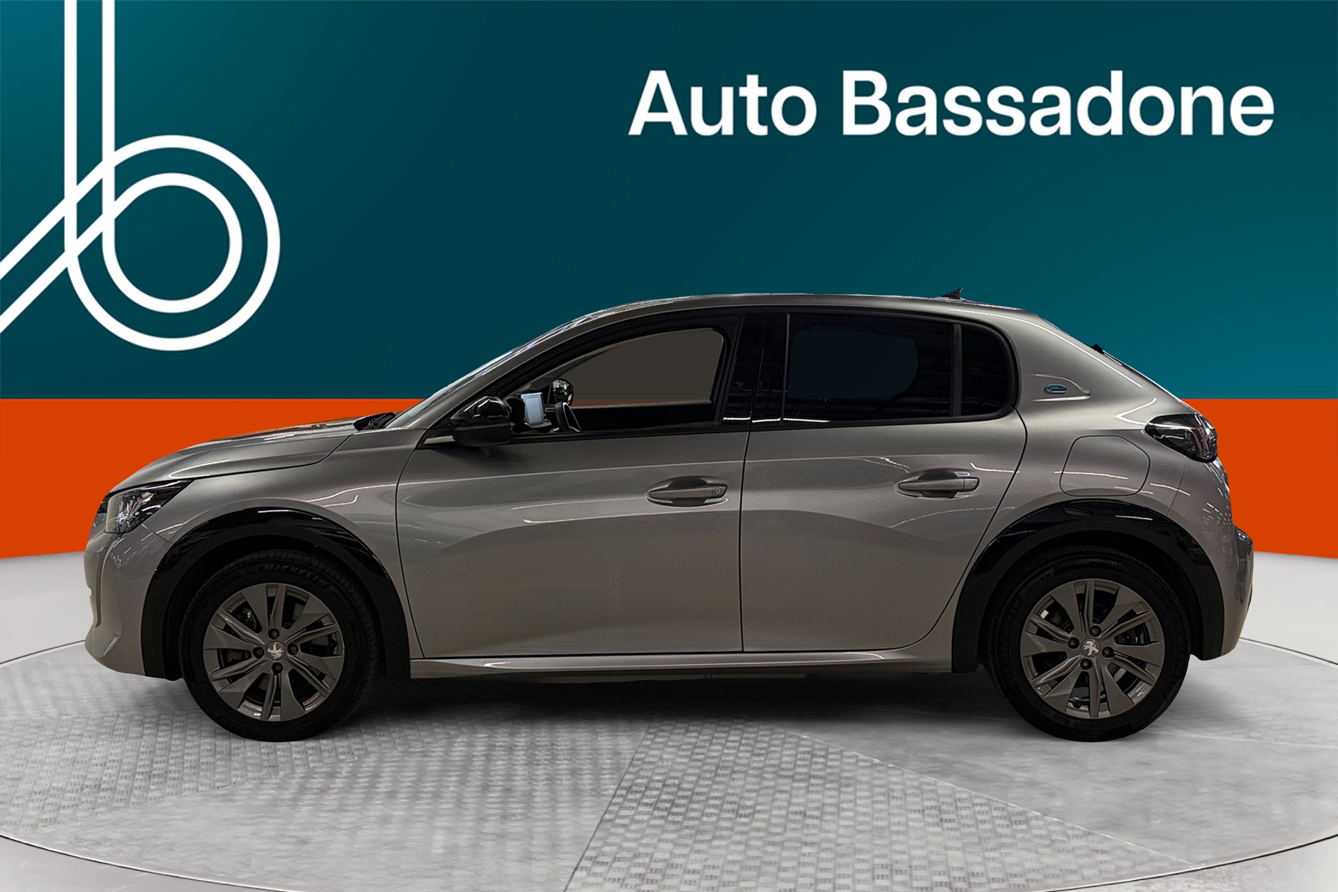 PEUGEOT e-208 2023