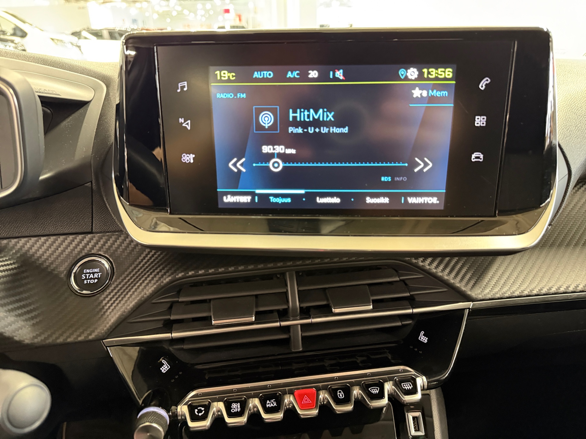 PEUGEOT e-208 2023