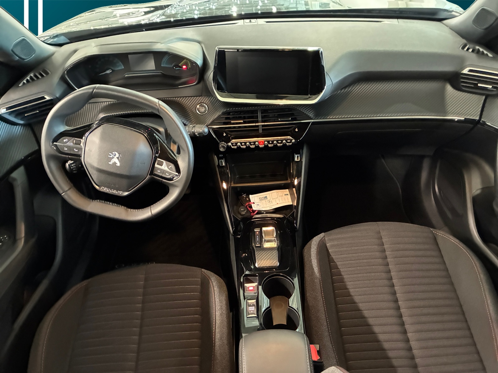PEUGEOT e-2008 2023