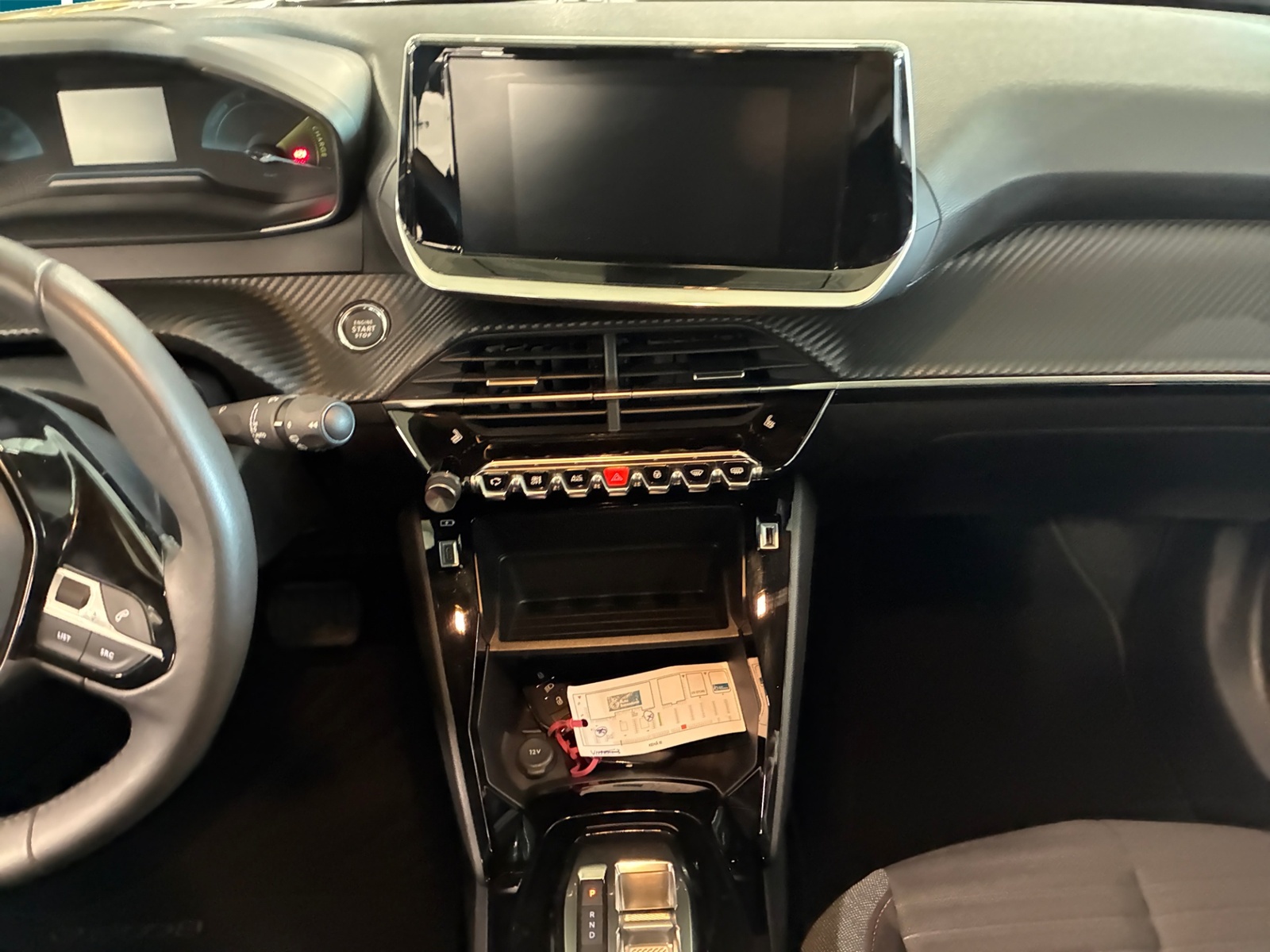 PEUGEOT e-2008 2023