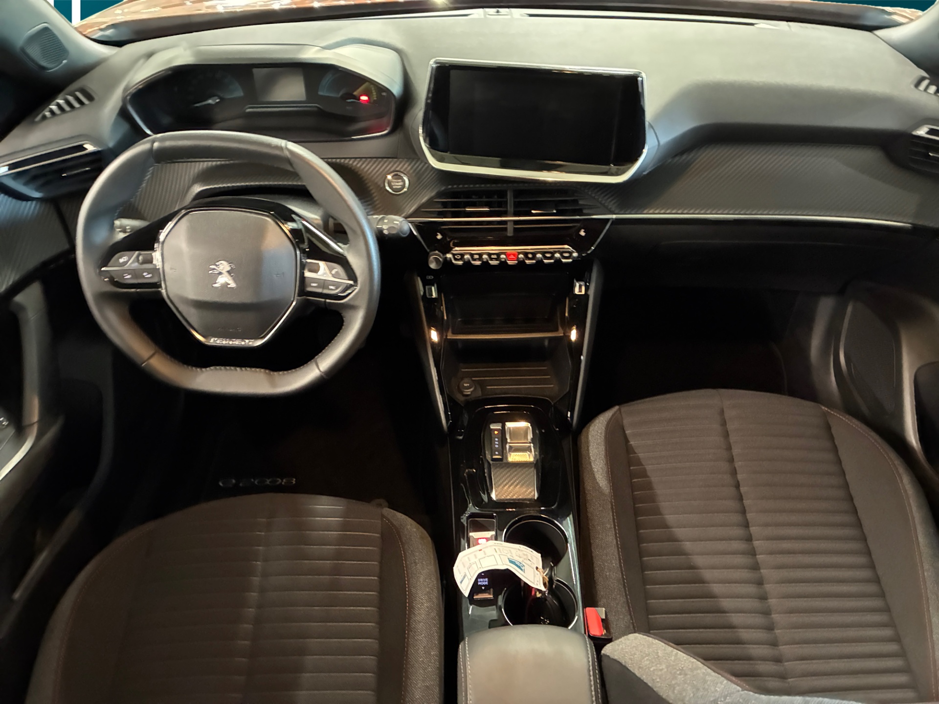 PEUGEOT e-2008 2023