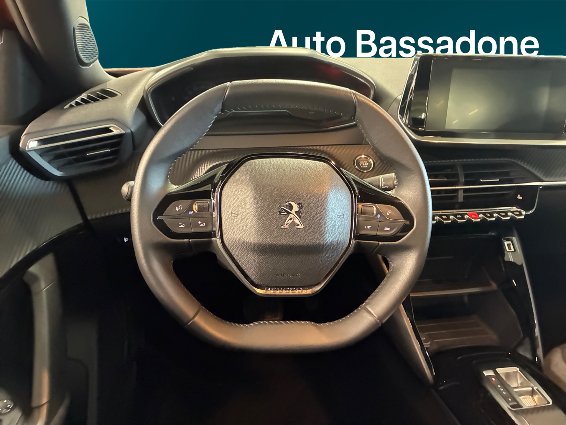 PEUGEOT e-2008 2023