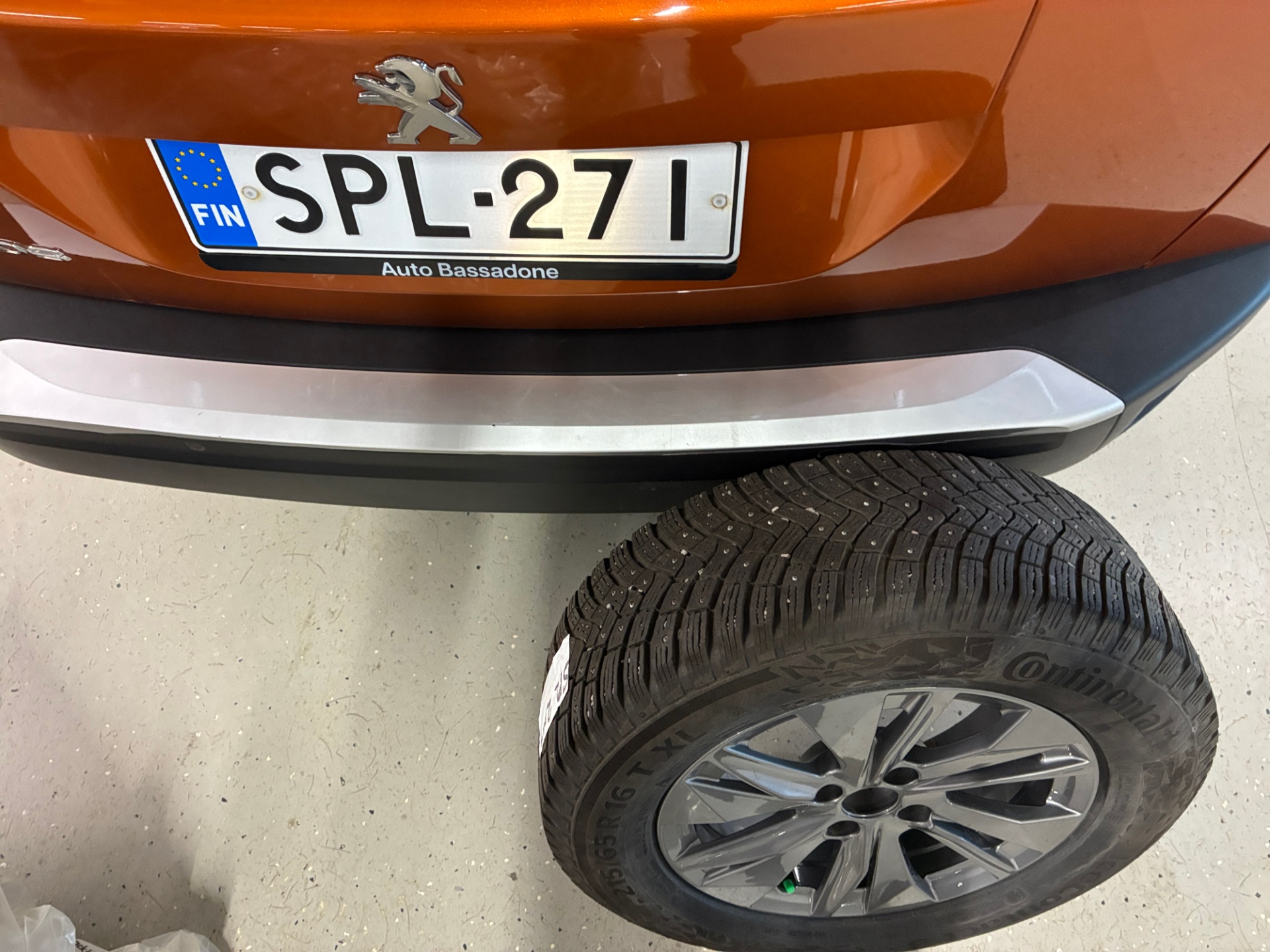 PEUGEOT e-2008 2023