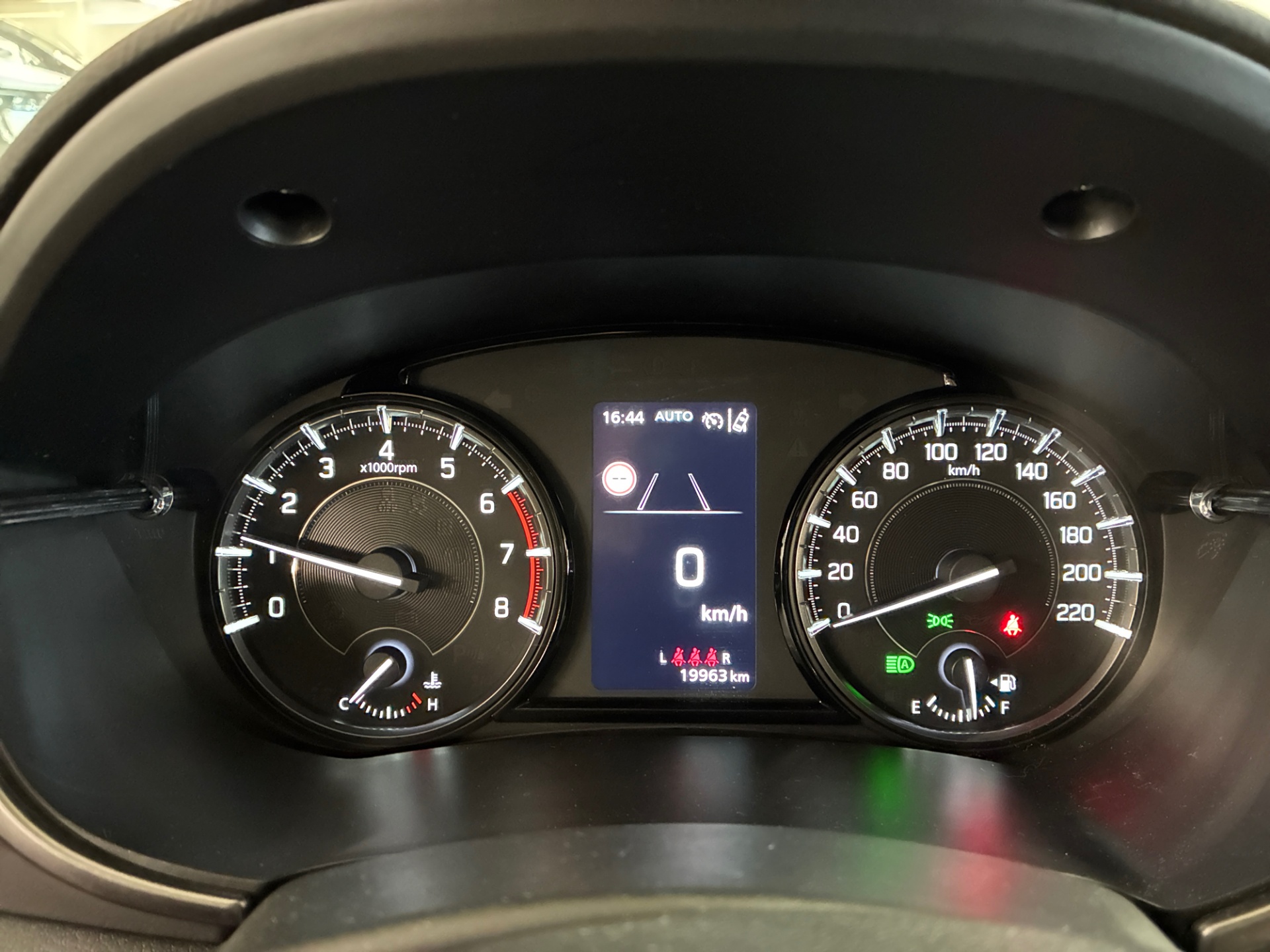 SUZUKI Vitara 2025