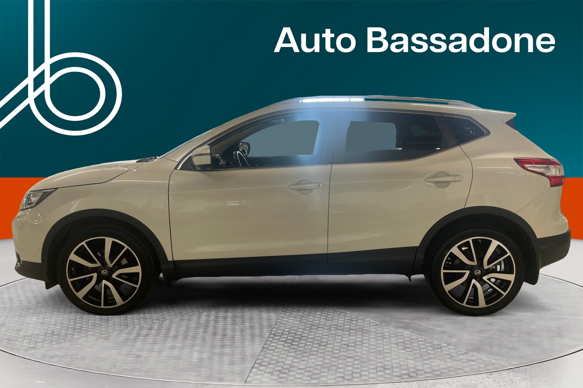 NISSAN Qashqai 2015