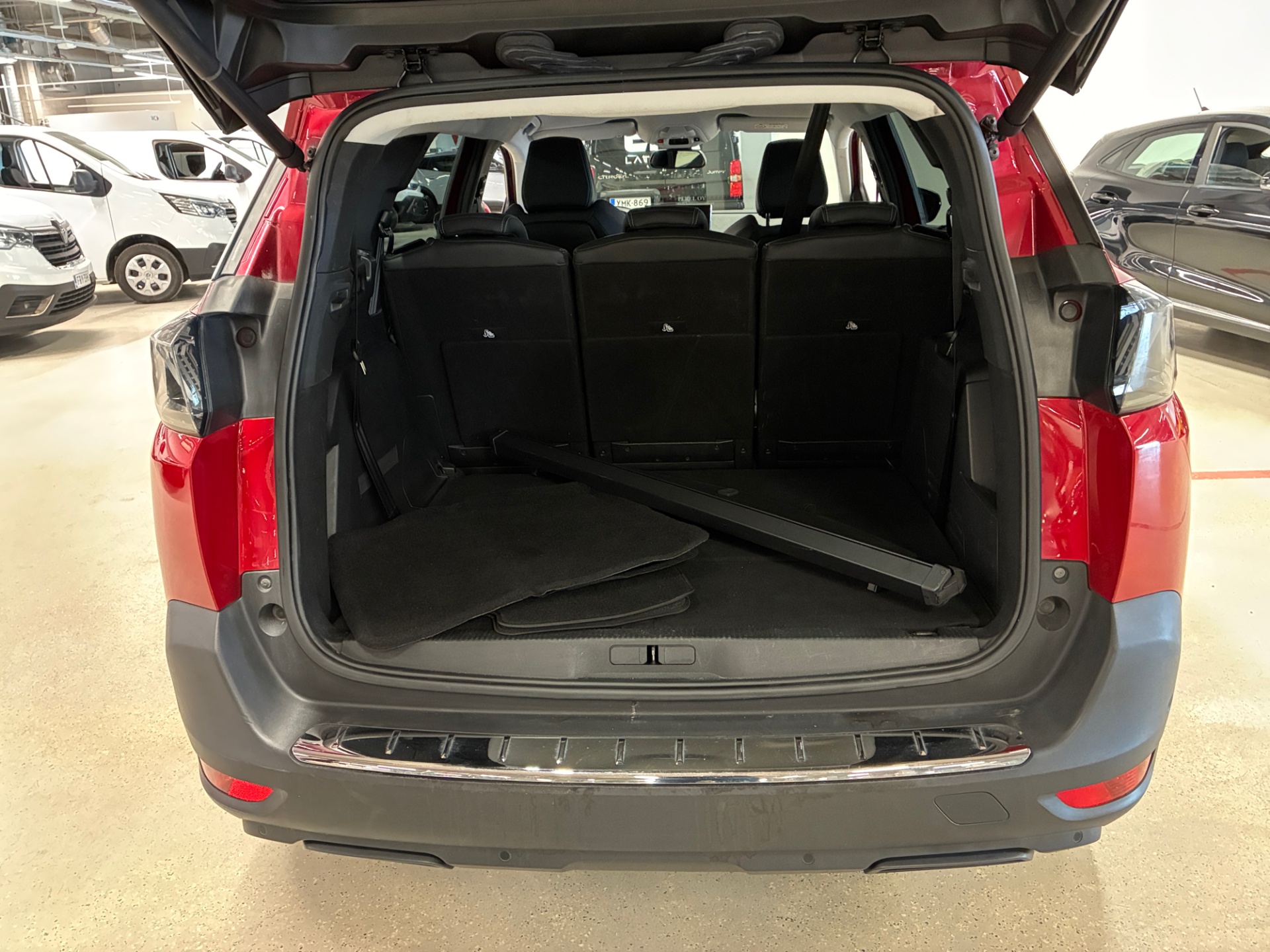 PEUGEOT 5008 2021