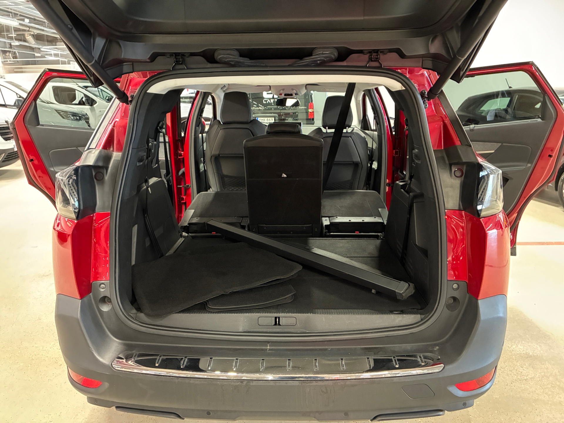 PEUGEOT 5008 2021