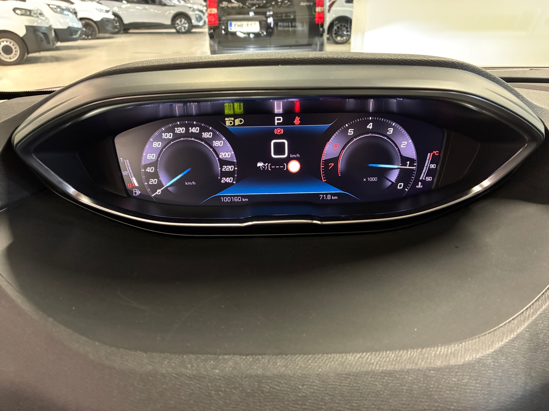 PEUGEOT 5008 2021
