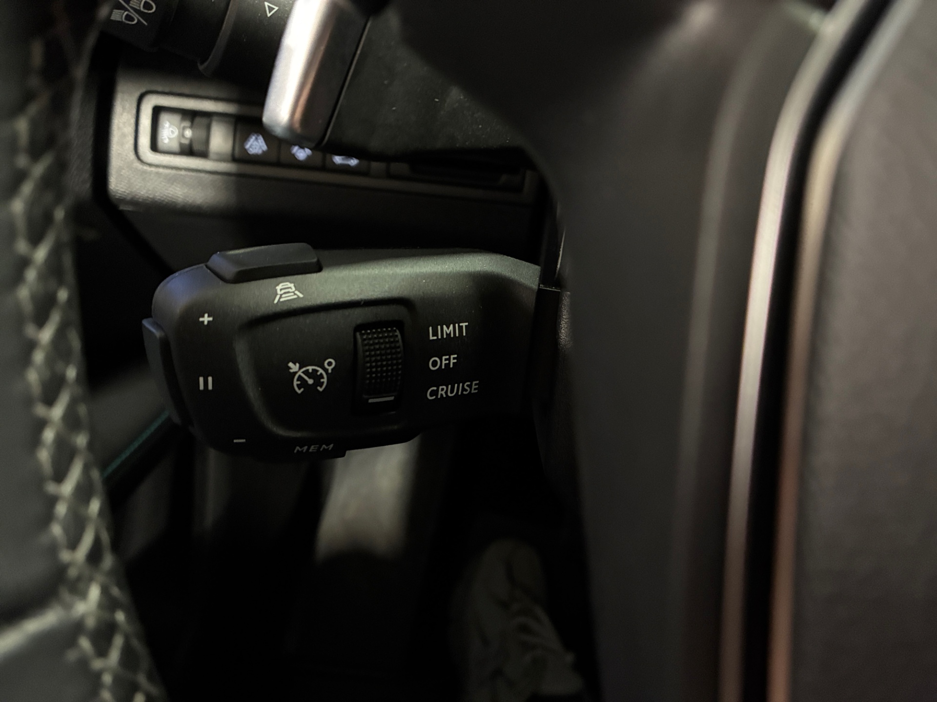 PEUGEOT 5008 2021