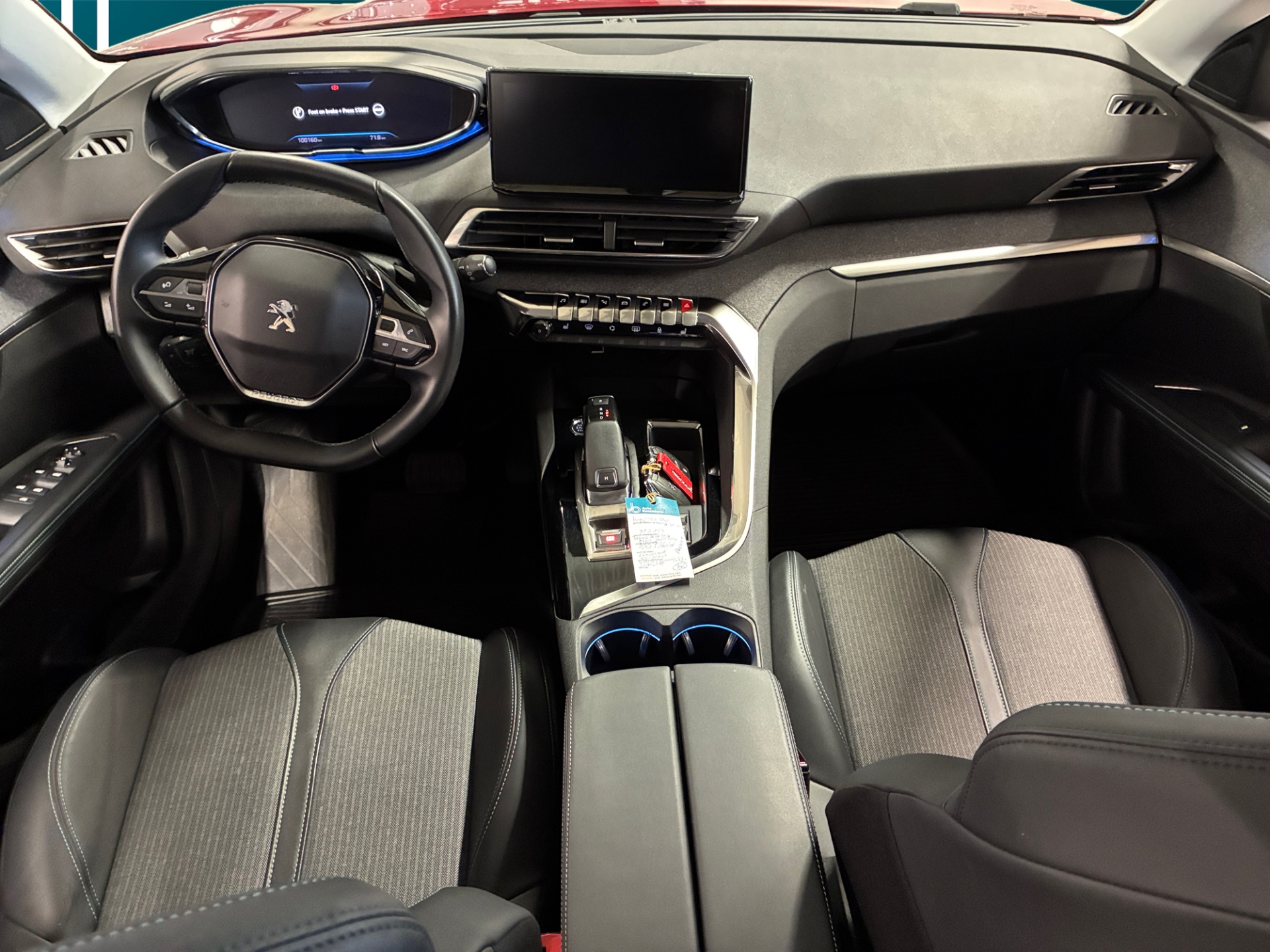 PEUGEOT 5008 2021