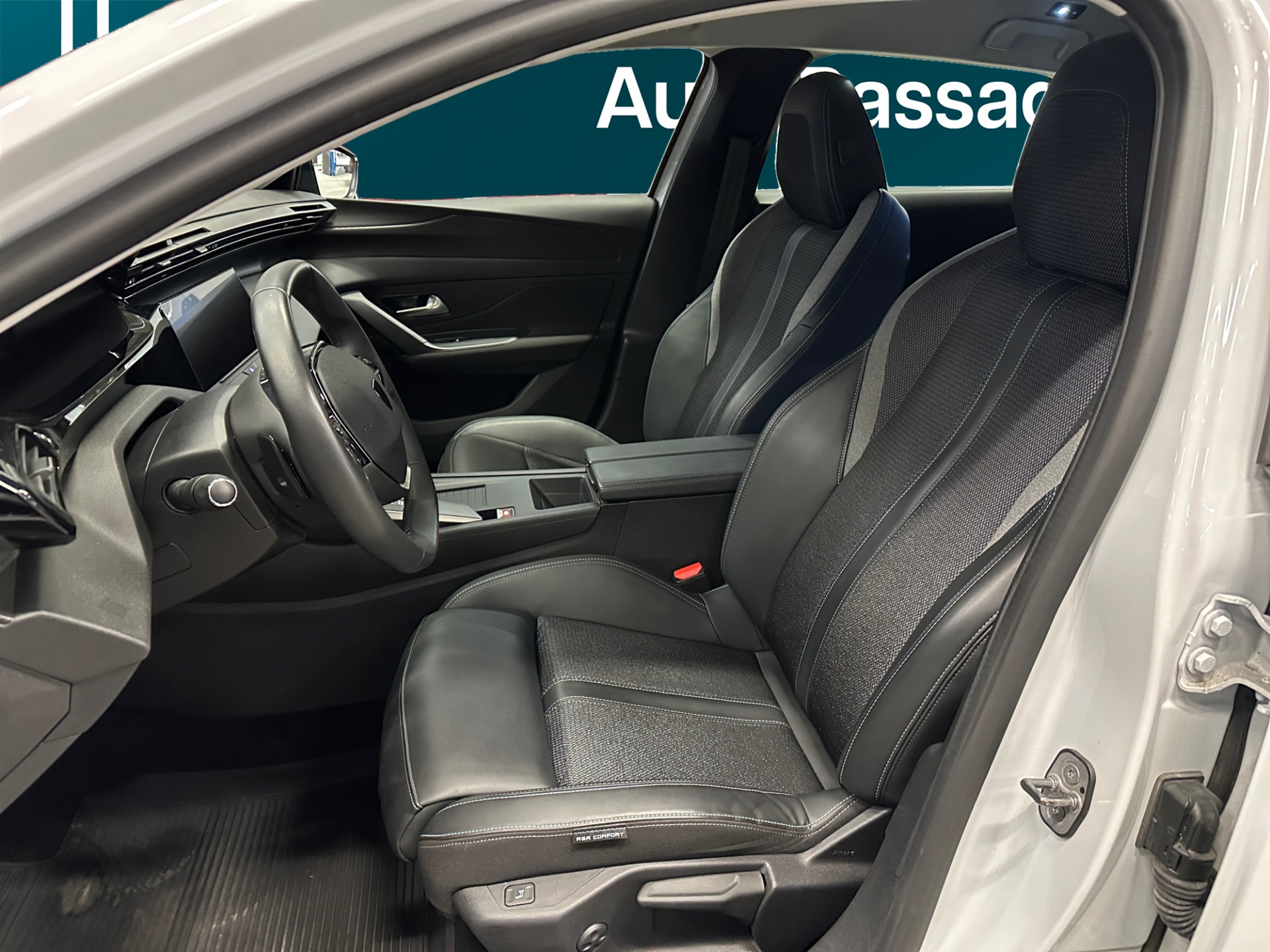PEUGEOT 308 2023