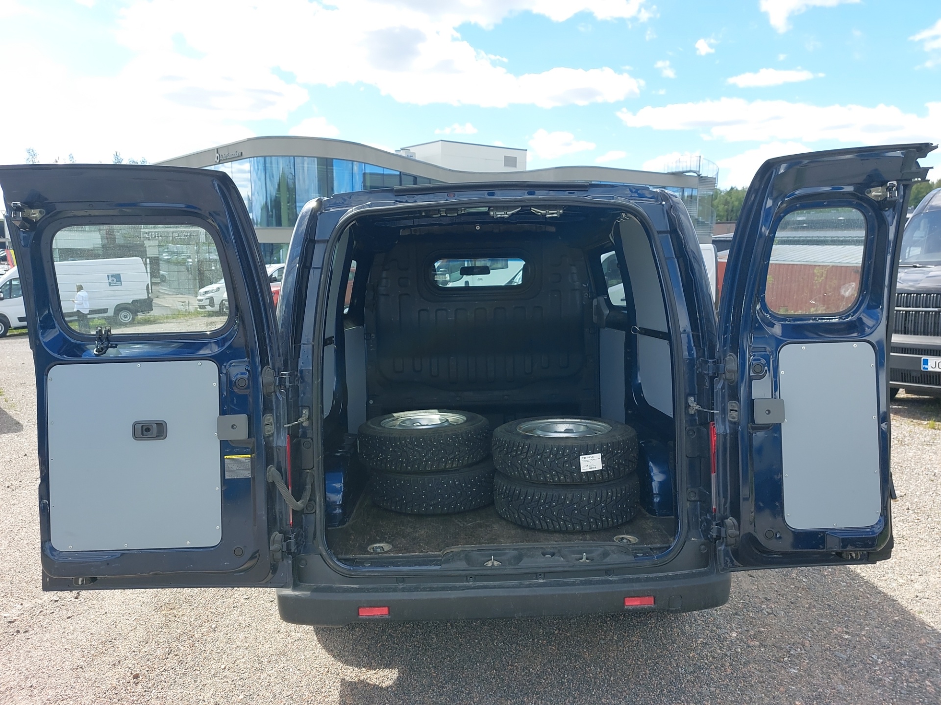 NISSAN NV200 2015