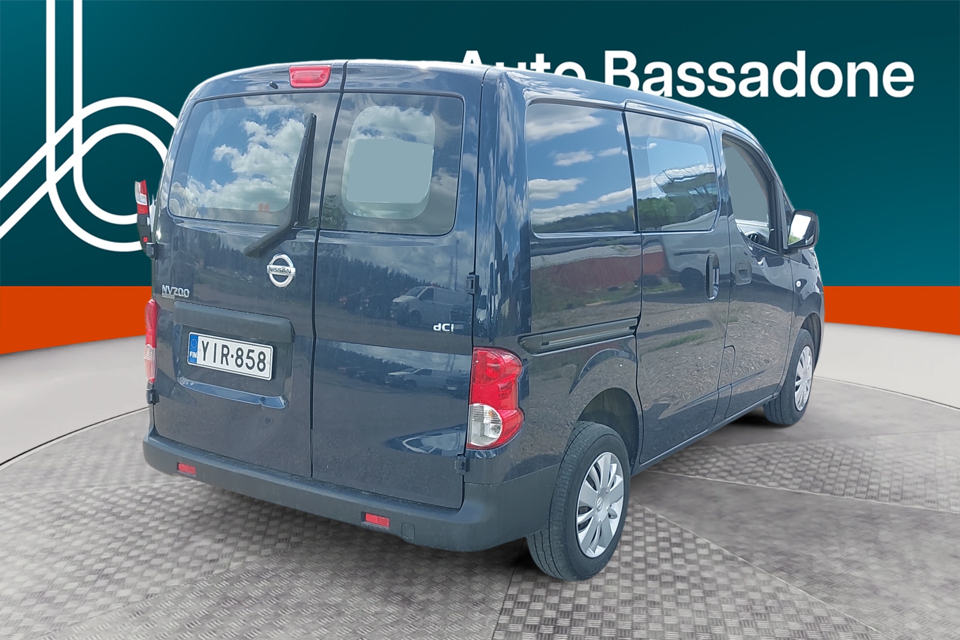 NISSAN NV200 2015