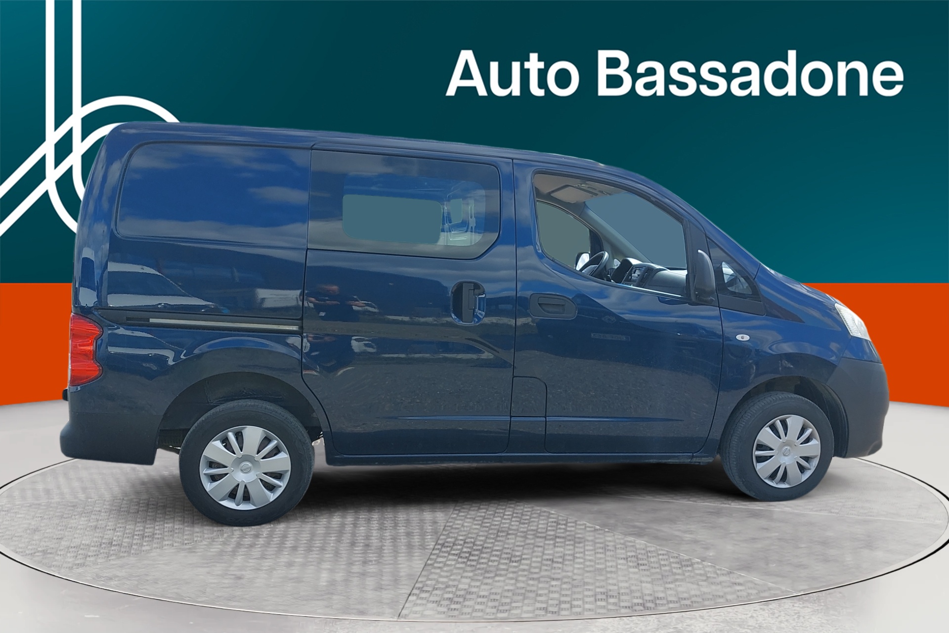 NISSAN NV200 2015