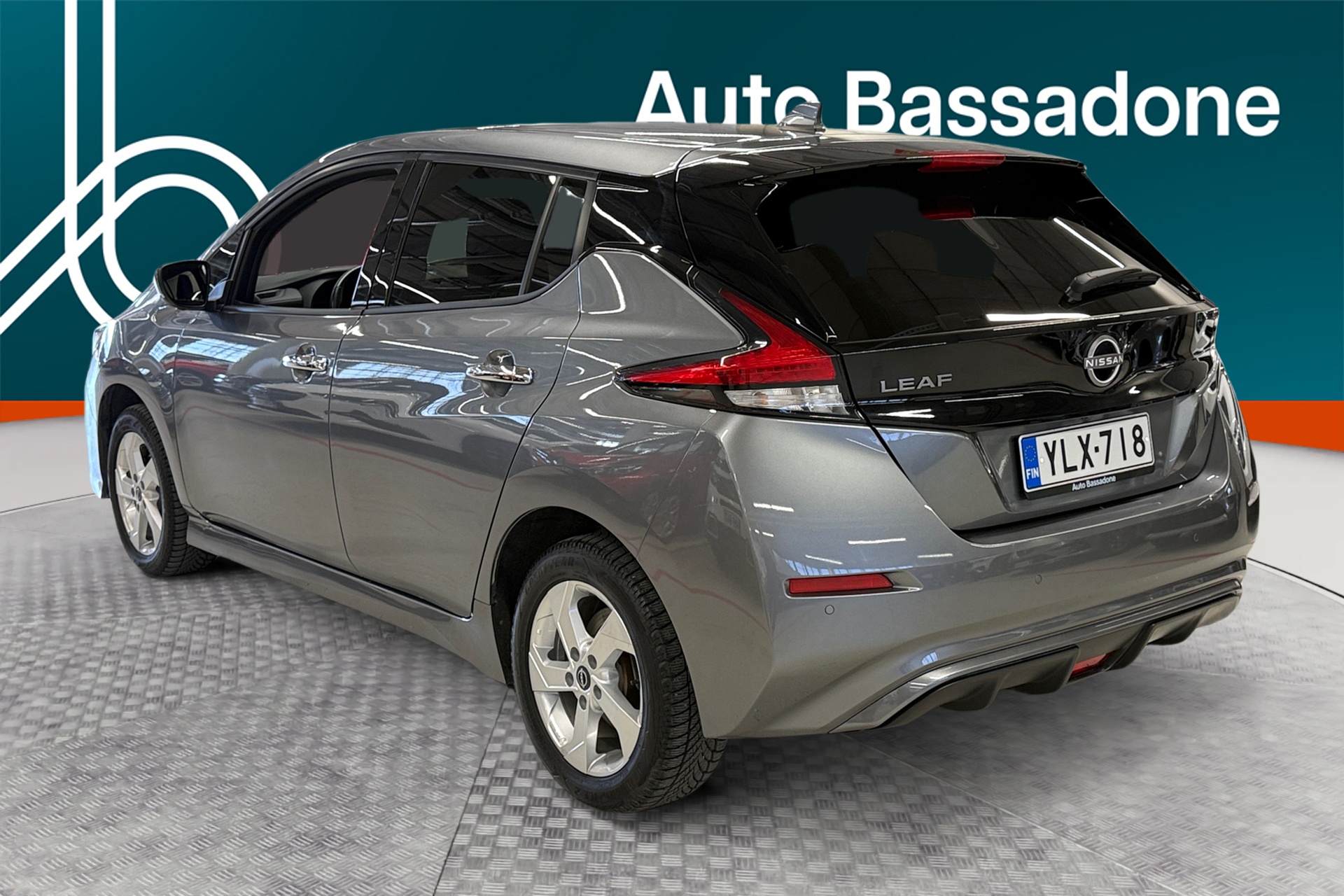 NISSAN LEAF 2023