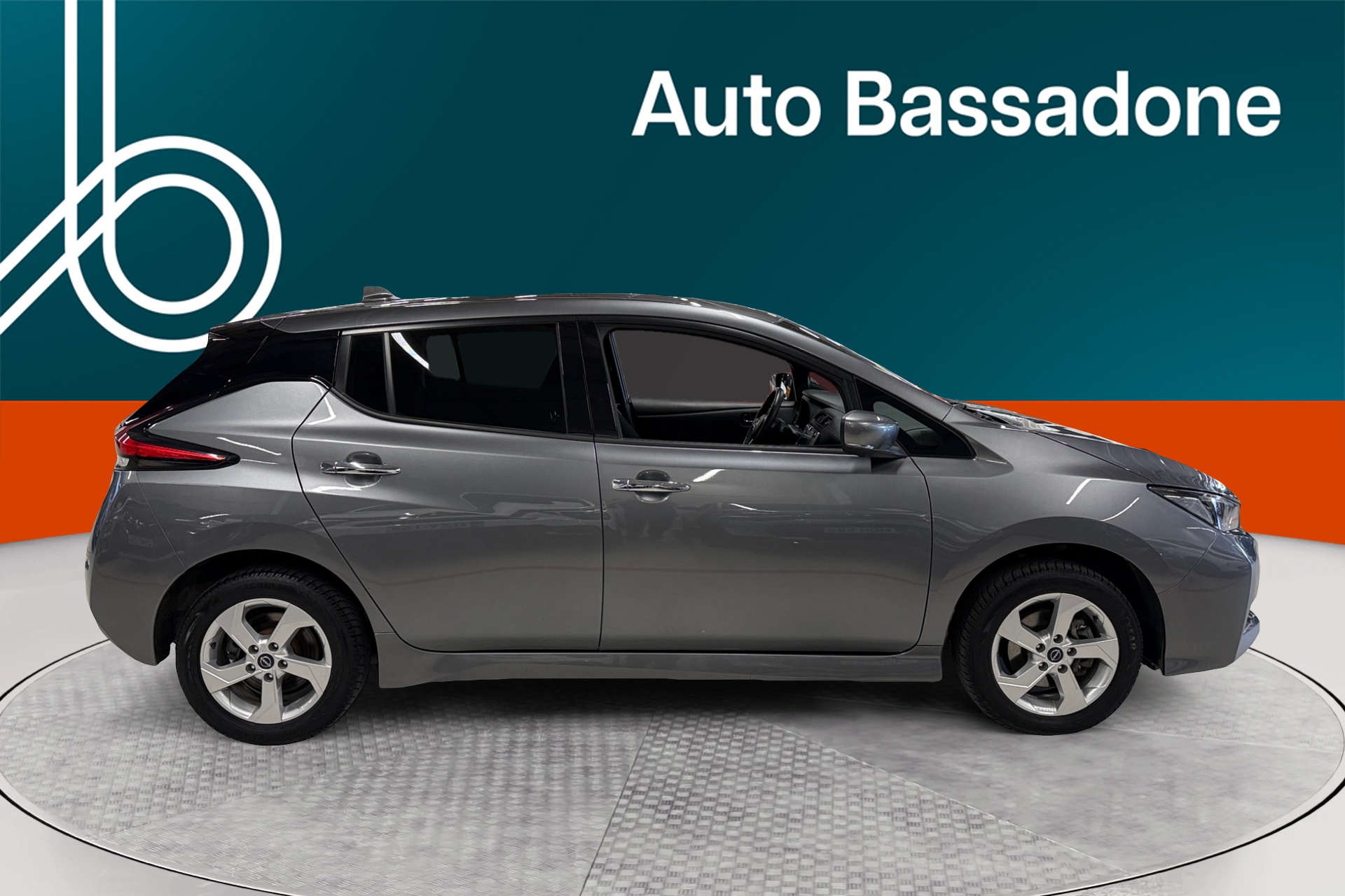 NISSAN LEAF 2023
