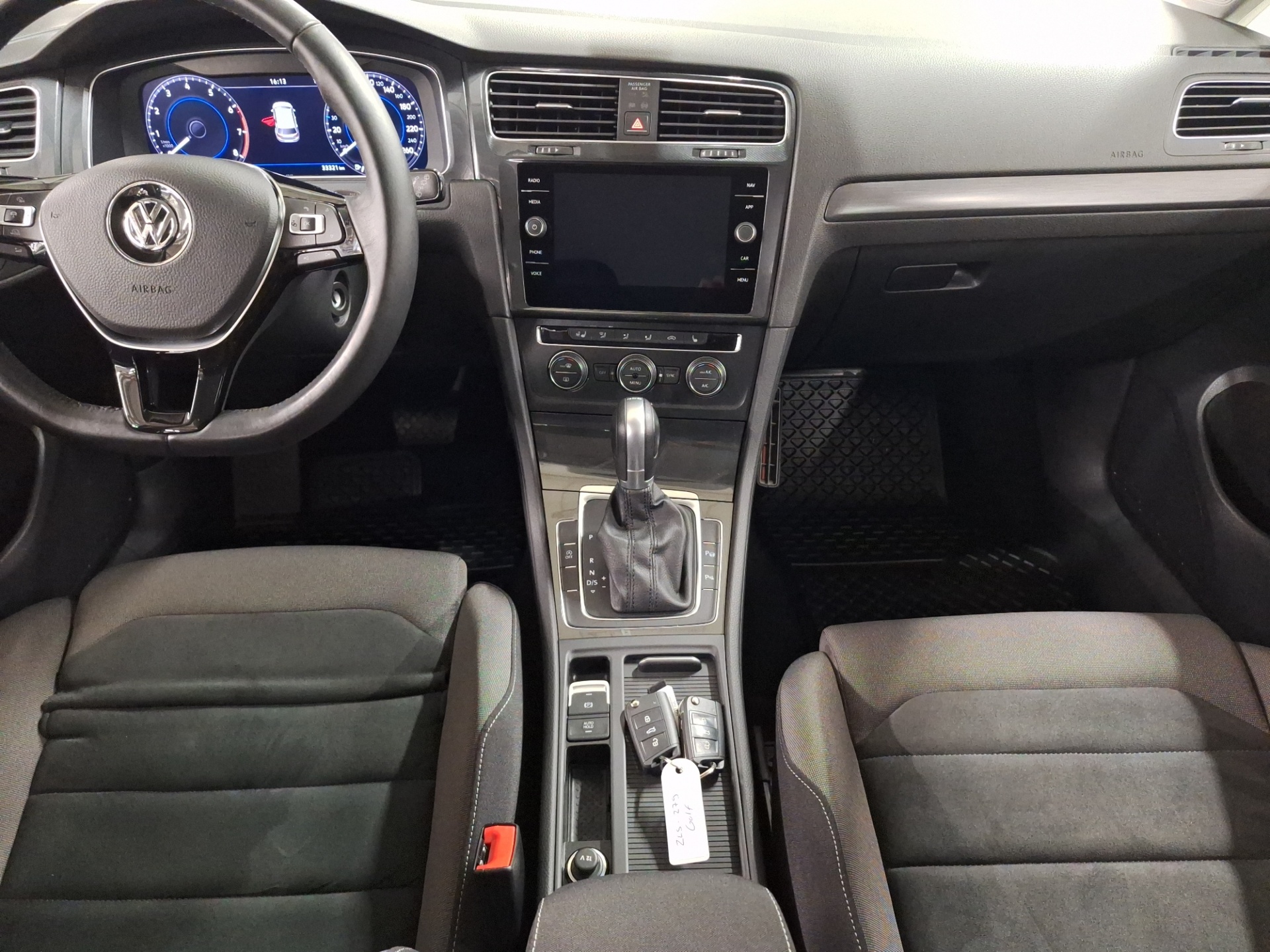 VOLKSWAGEN Golf 2018