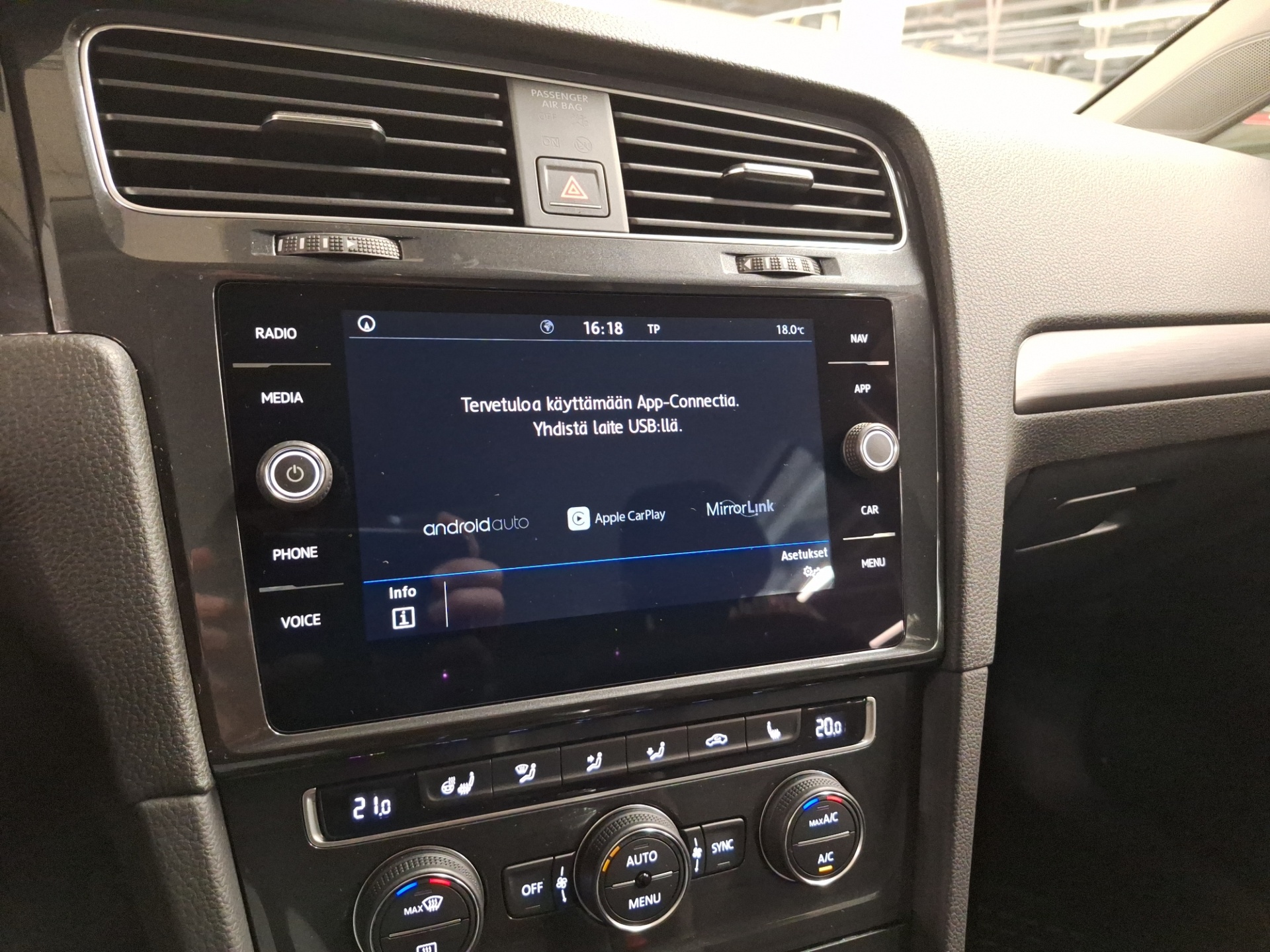 VOLKSWAGEN Golf 2018