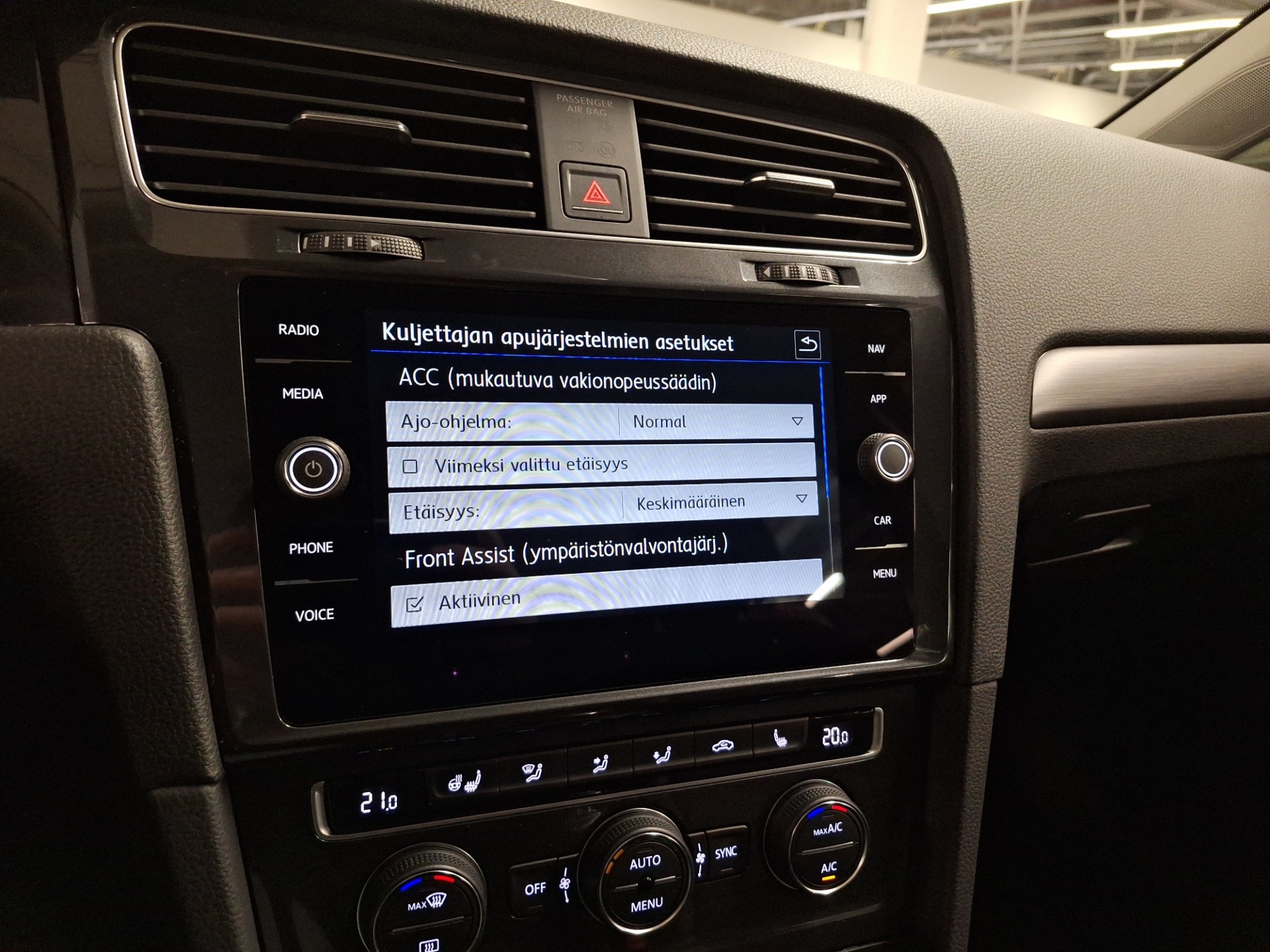 VOLKSWAGEN Golf 2018