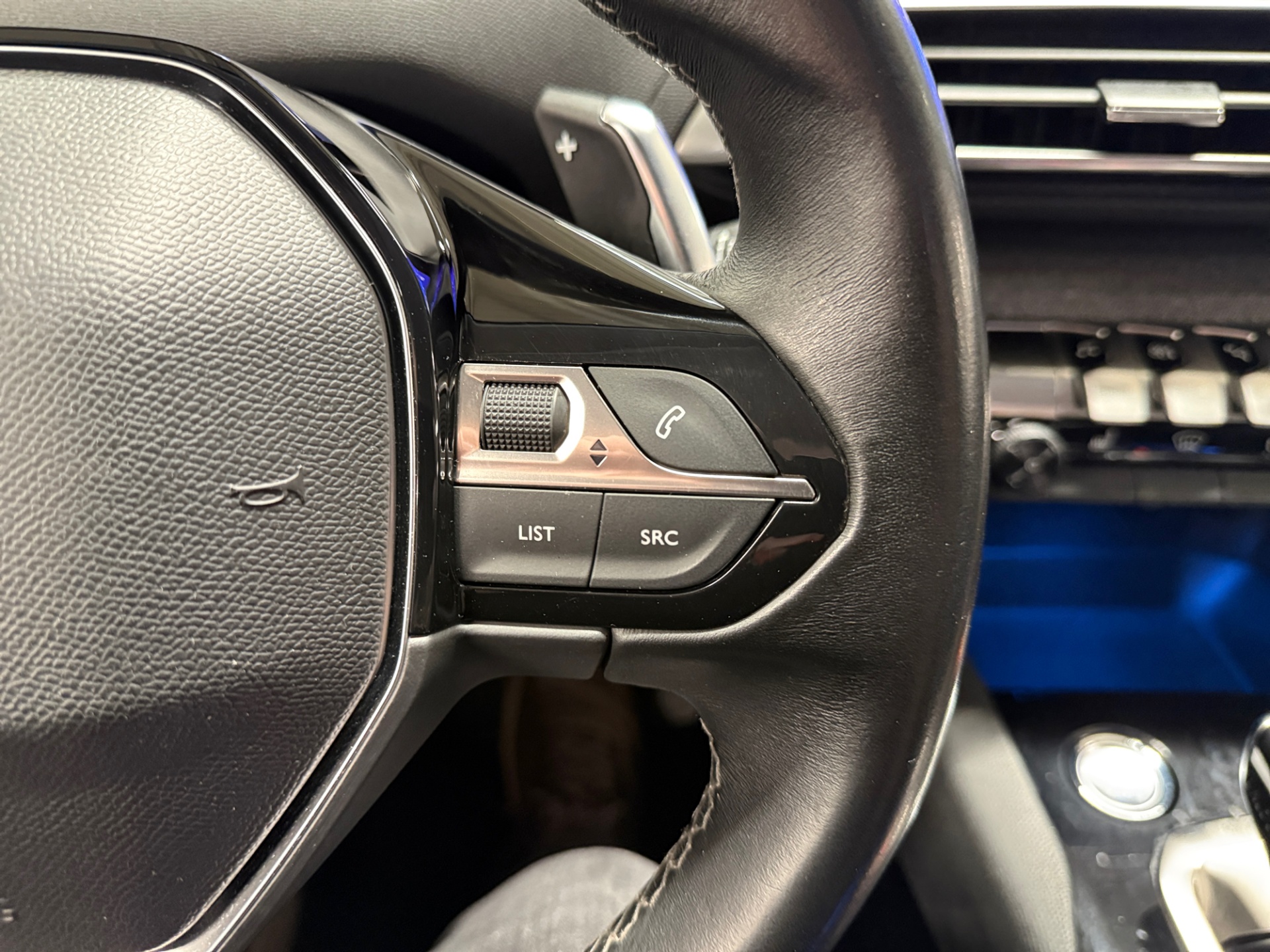 PEUGEOT 5008 2019