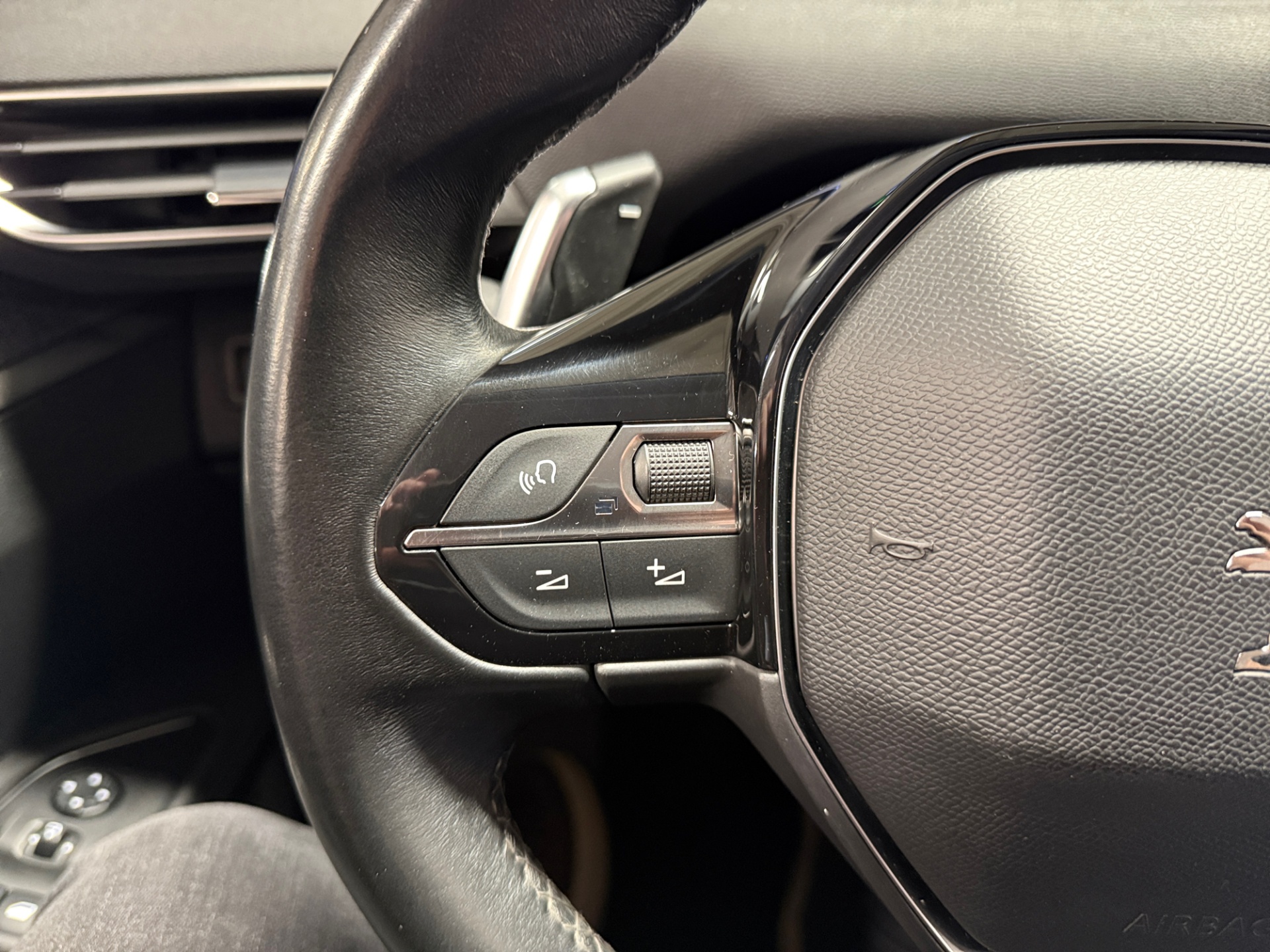 PEUGEOT 5008 2019
